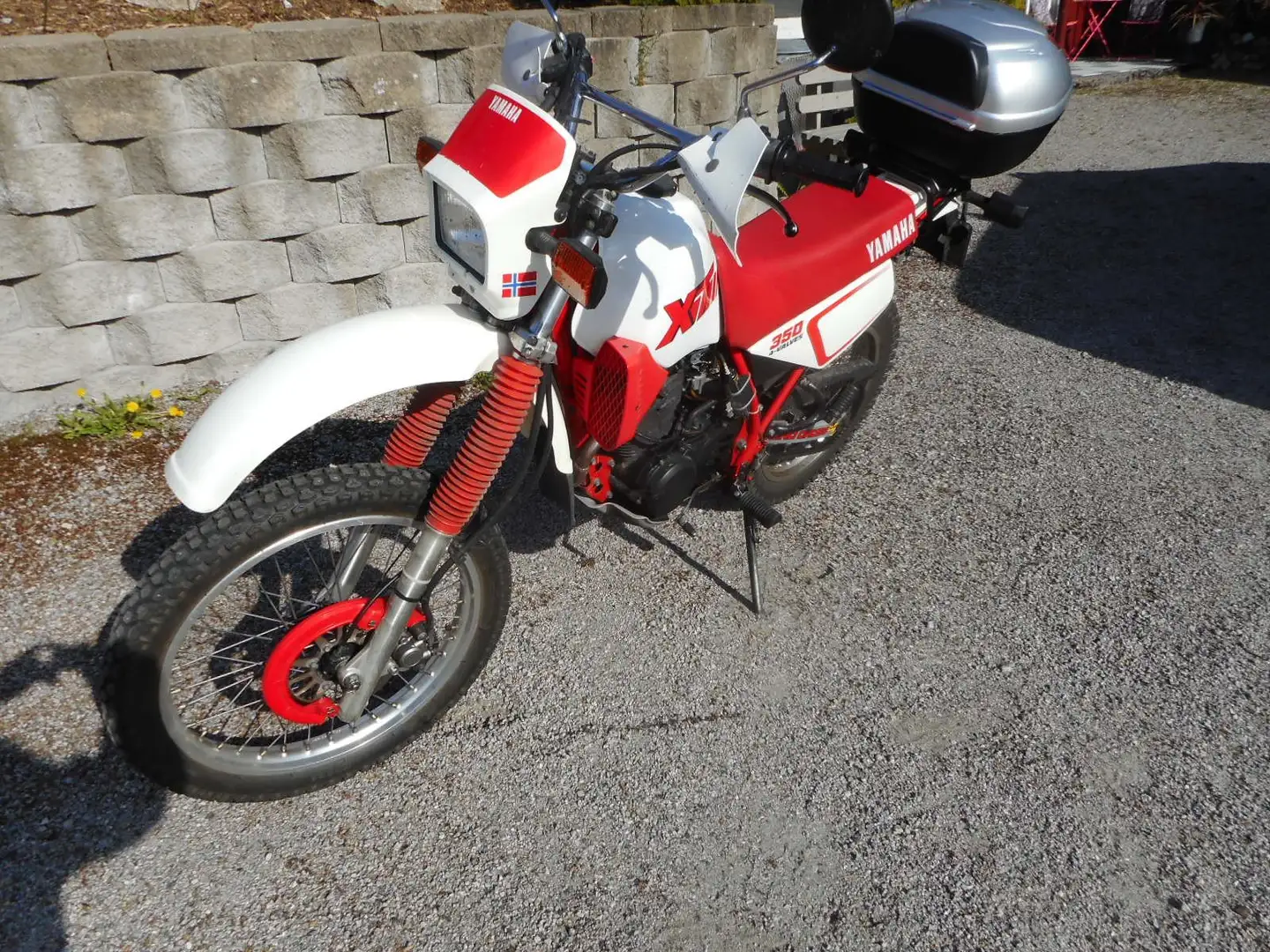 Yamaha XT 350 Wit - 2