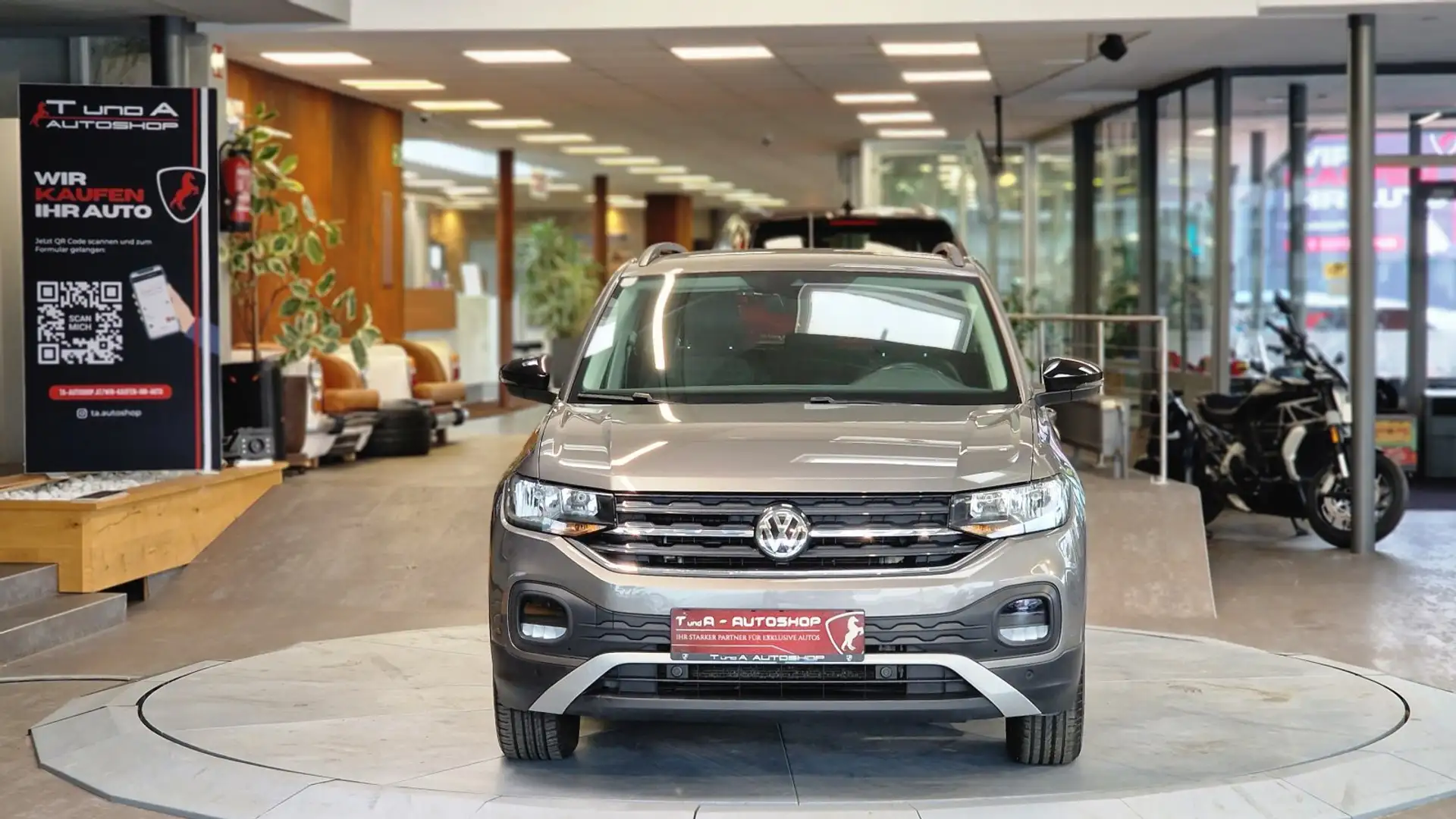 Volkswagen T-Cross 1.0 TSI Life *Designpaket*Carpaly*Winter-Paket* Grau - 2