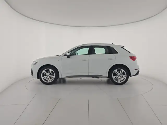 Audi Q3 view 2
