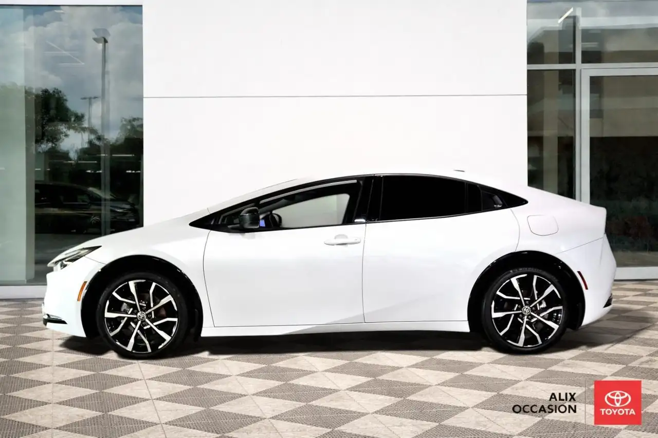 Toyota Prius снимка Toyota Prius