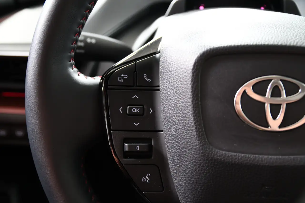Toyota Prius снимка Toyota Prius