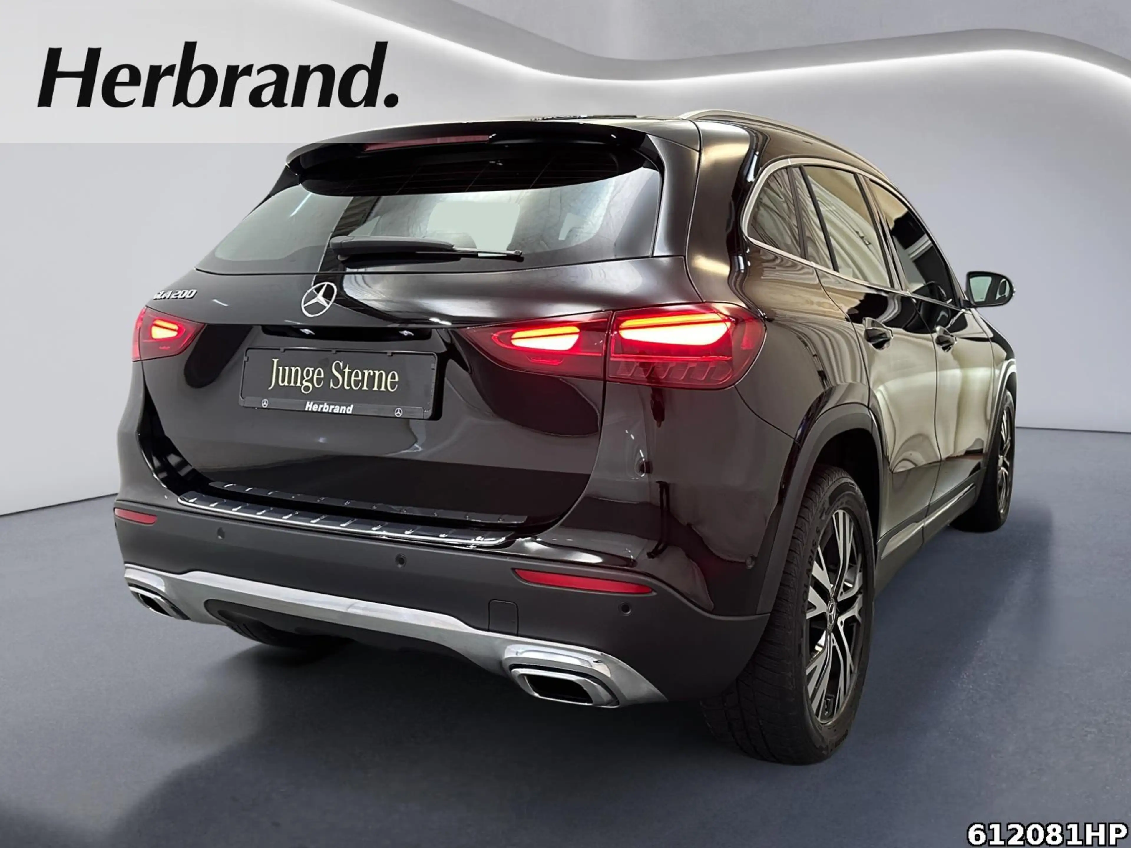Mercedes-Benz GLA 200 Progressive DISTRONIC AHK Rückfahrkamera — photo 3