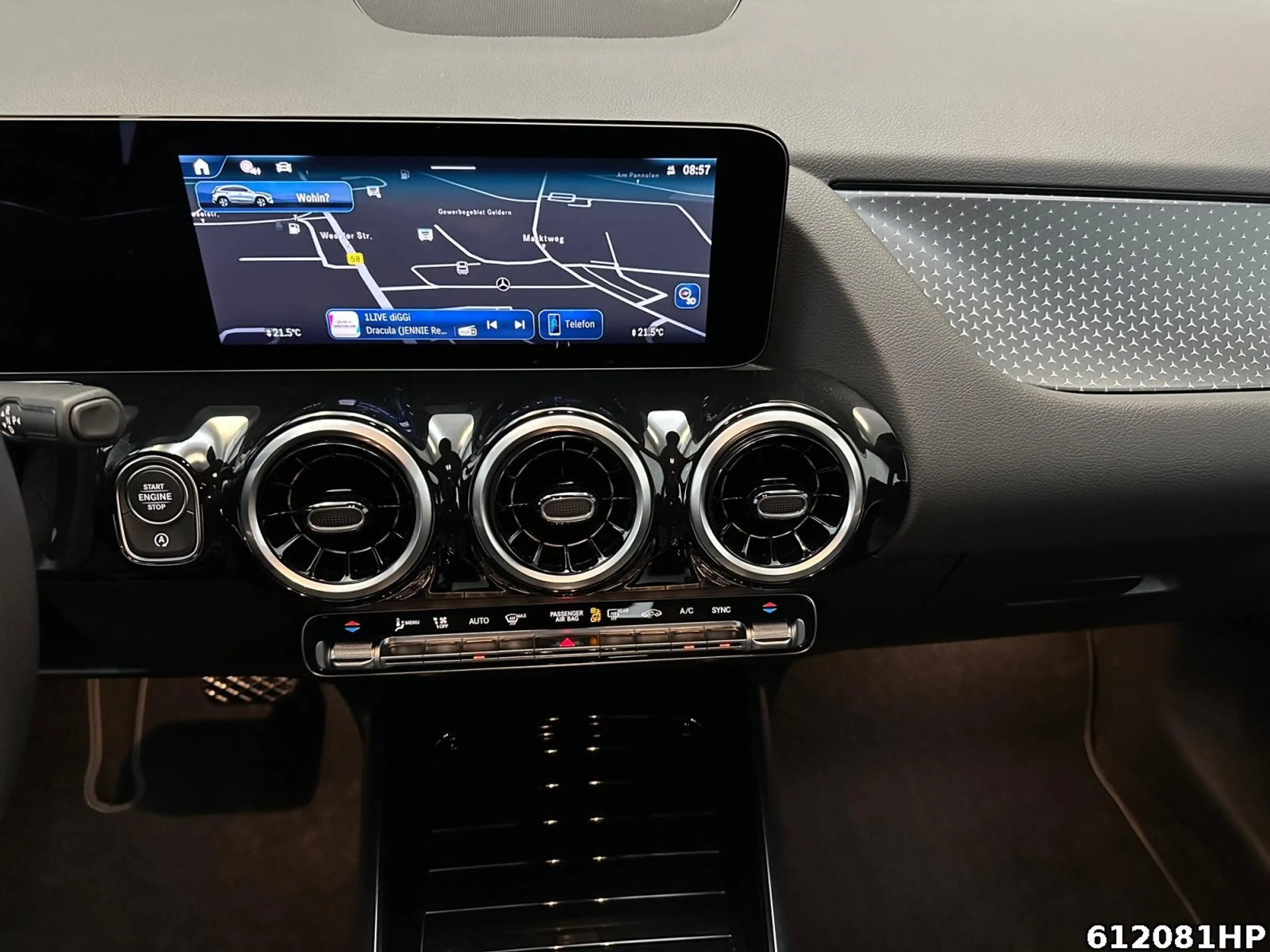 Mercedes-Benz GLA 200 Progressive DISTRONIC AHK Rückfahrkamera — photo 14