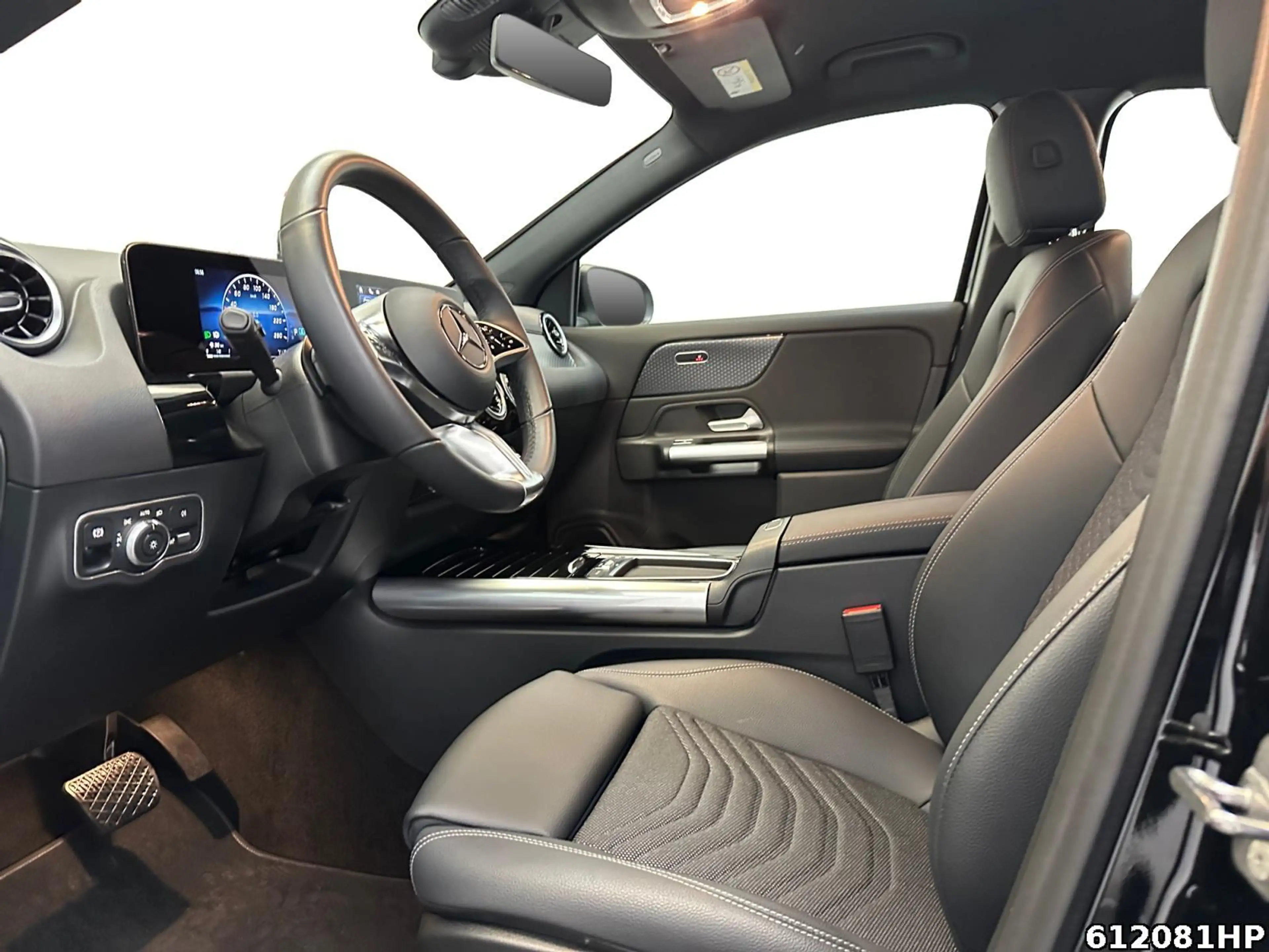 Mercedes-Benz GLA 200 Progressive DISTRONIC AHK Rückfahrkamera — photo 8