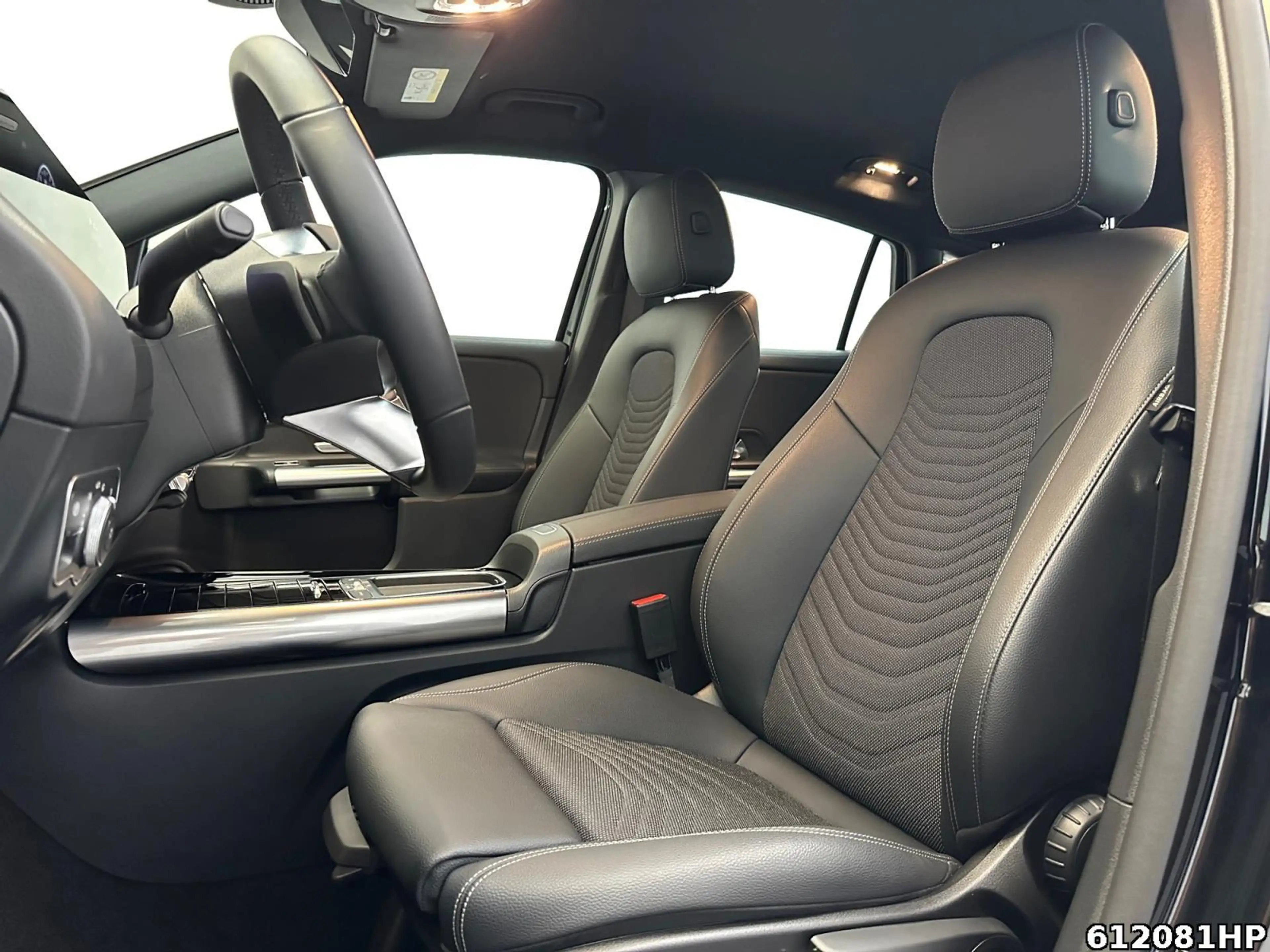 Mercedes-Benz GLA 200 Progressive DISTRONIC AHK Rückfahrkamera — photo 10