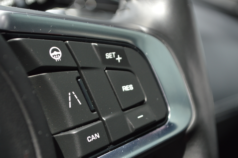Jaguar F-Pace 2.0 T AWD R-Sport 1HND Full Maintenance book ! — photo 8