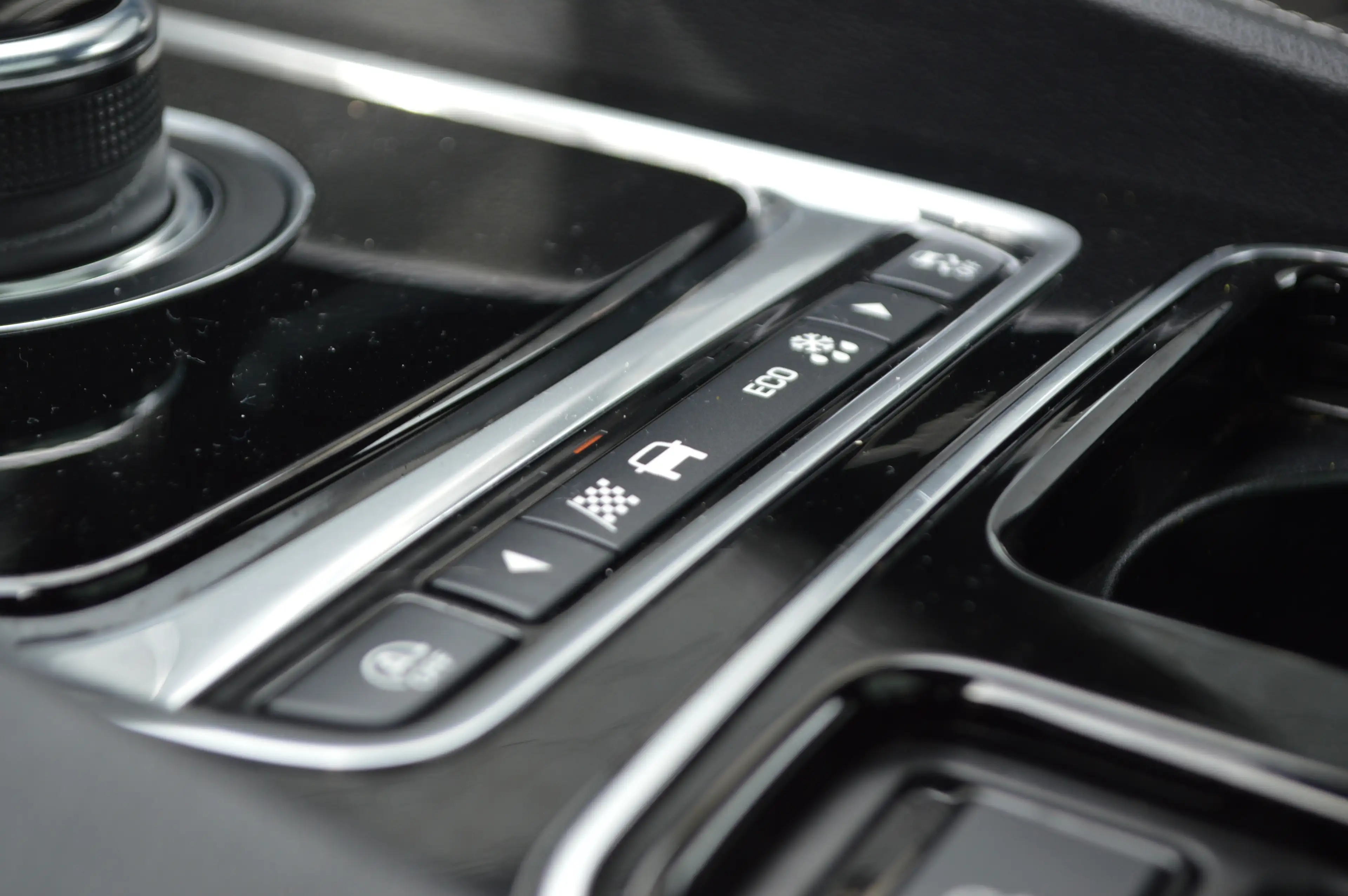 Jaguar F-Pace 2.0 T AWD R-Sport 1HND Full Maintenance book ! — photo 11