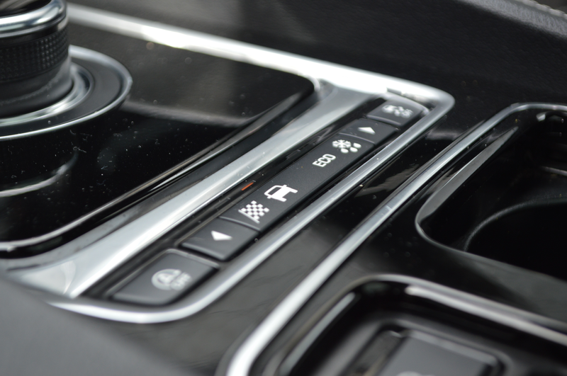 Jaguar F-Pace 2.0 T AWD R-Sport 1HND Full Maintenance book ! — photo 11