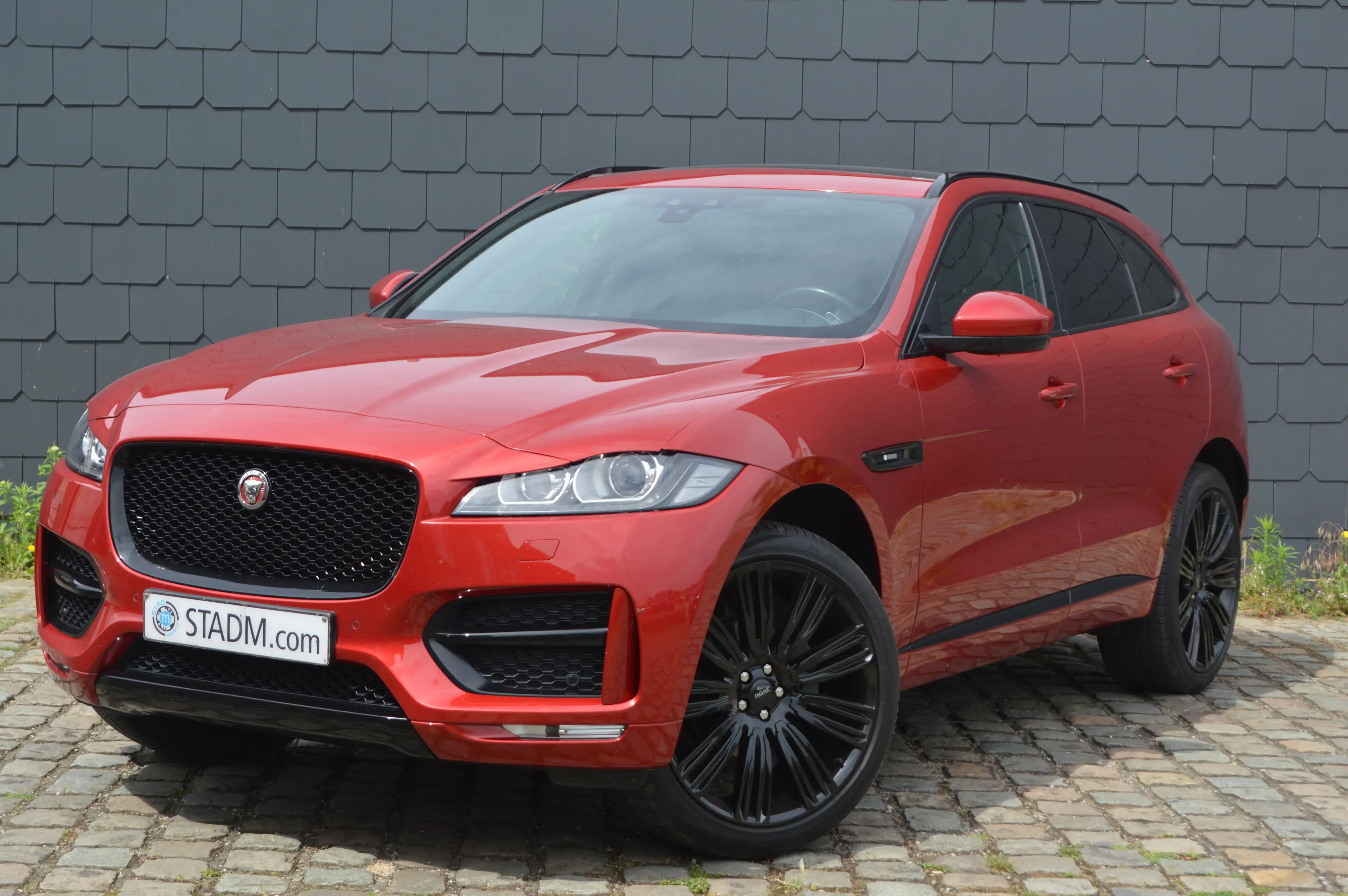 Jaguar F-Pace 2.0 T AWD R-Sport 1HND Full Maintenance book !