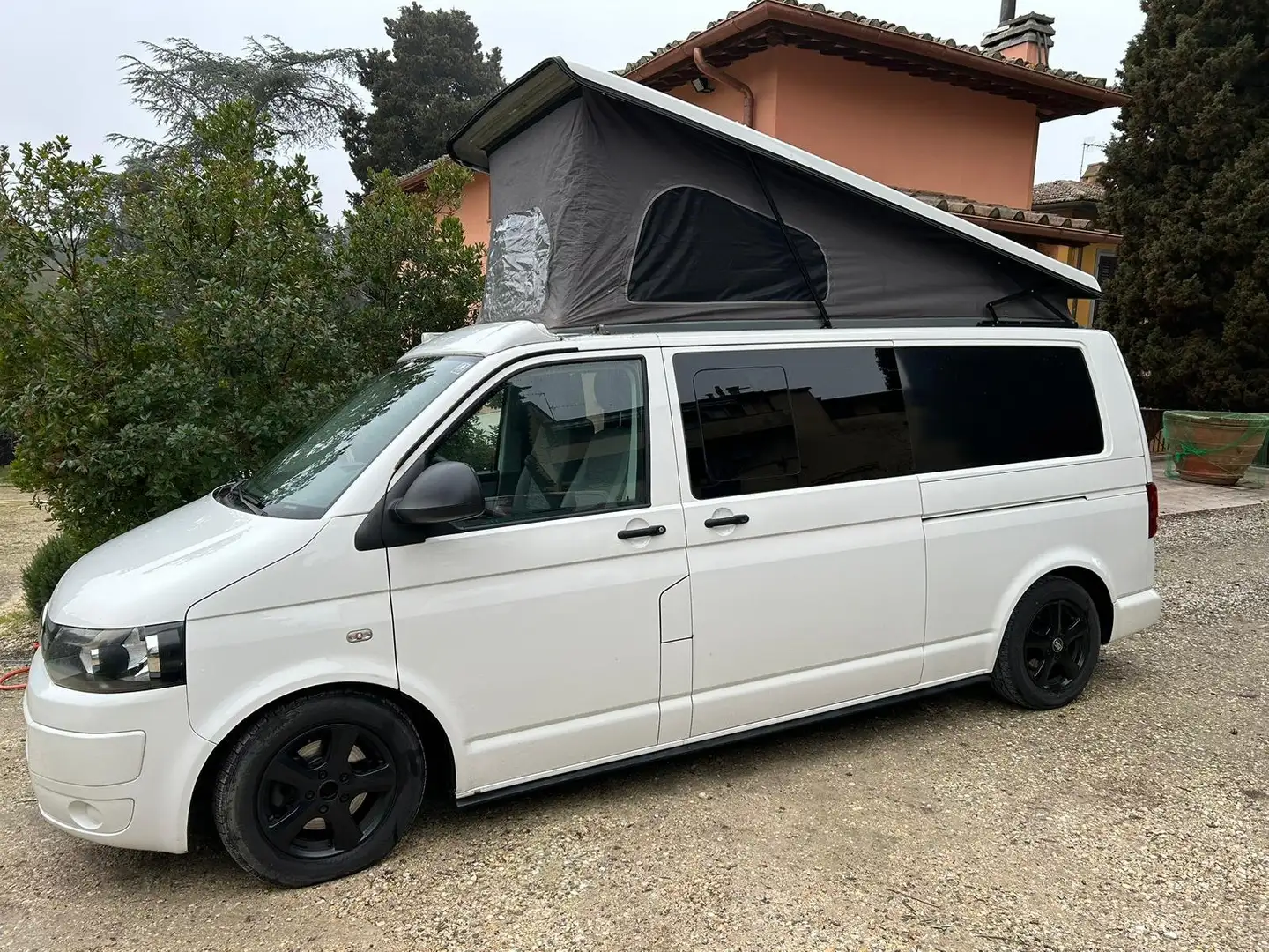 Volkswagen T5 California passo lungo Bianco - 1