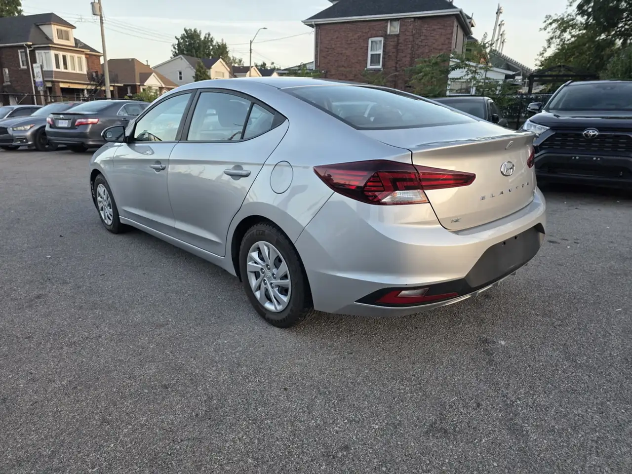 Hyundai ELANTRA снимка Hyundai ELANTRA