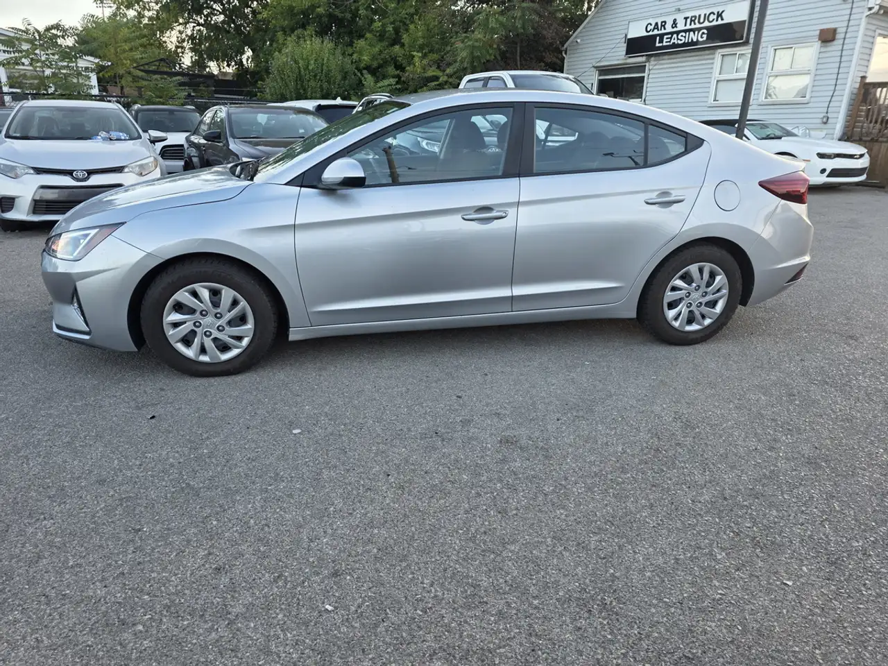 Hyundai ELANTRA снимка Hyundai ELANTRA