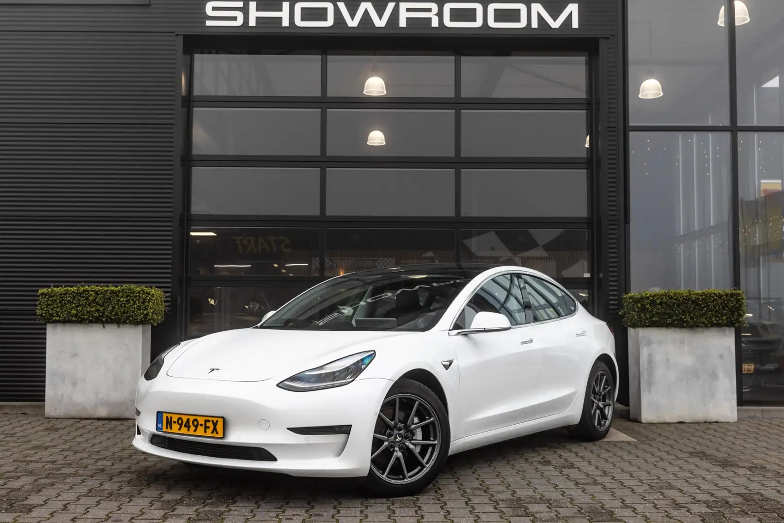 Tesla Model 3 Long Range AWD 75 kWh, 351 PK, Autopilot 3.0, Trek Weiß - 2