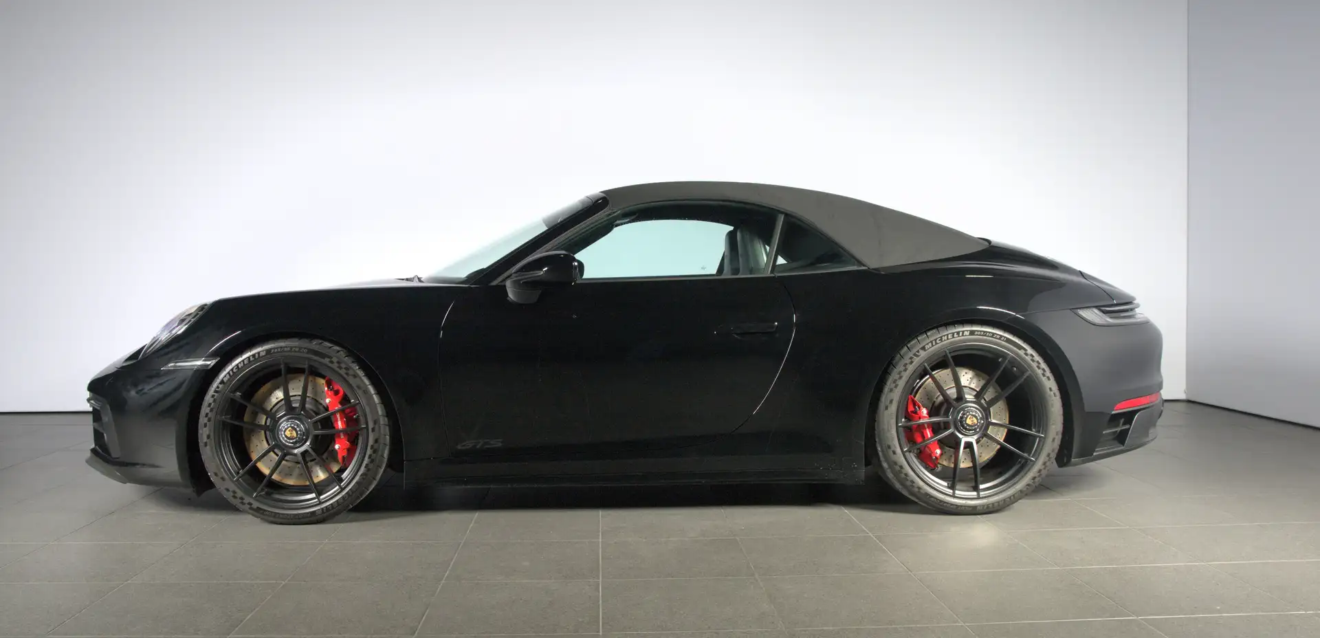Porsche 992 911 Cabrio 3.0 Carrera GTS auto Nero - 2