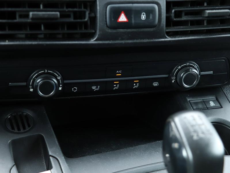 Peugeot Partner 1.6 BlueHDI Asphalt Long *Navigatie*Camera*Parkeer — photo 18