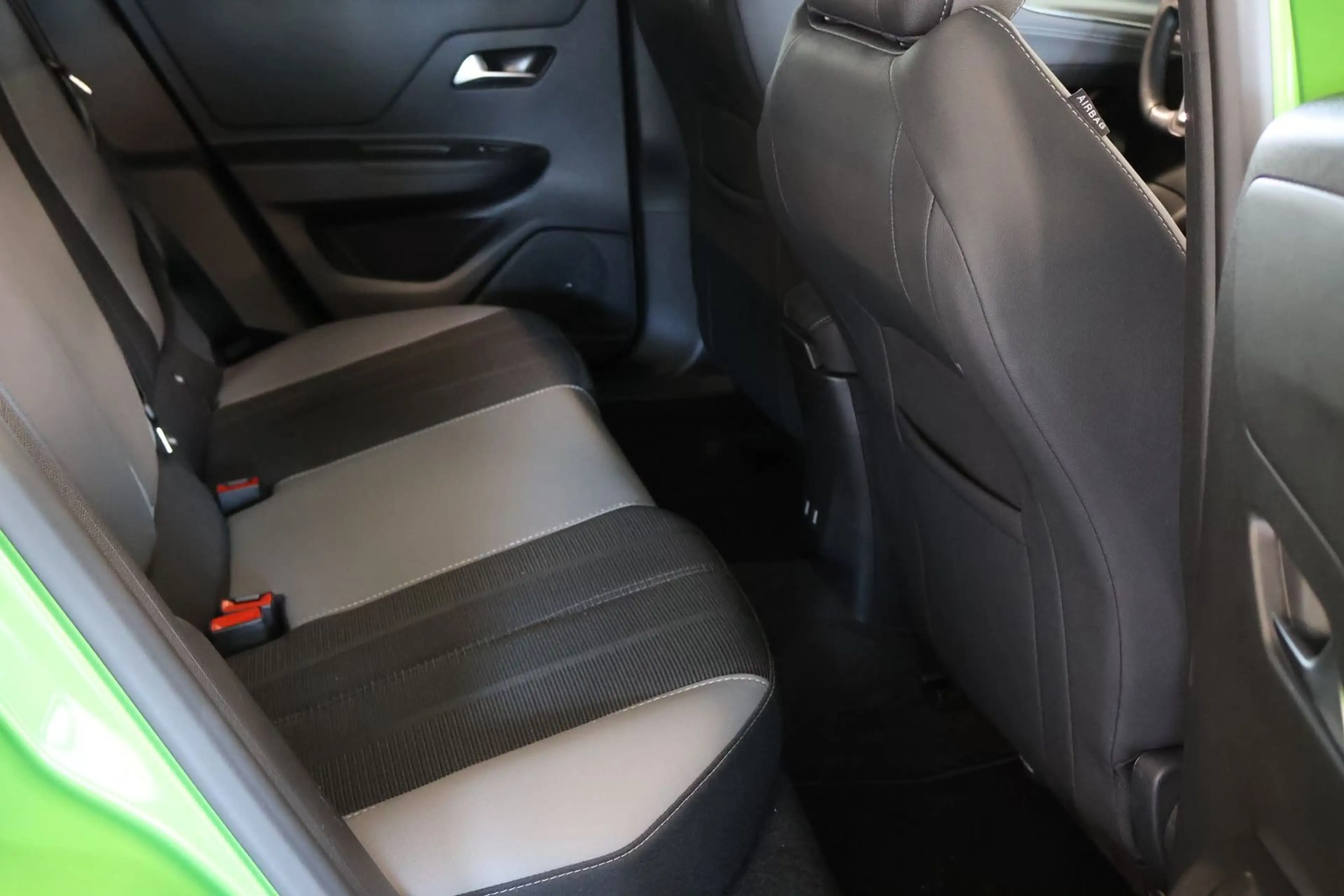 Opel Mokka-E Elegance LED+NAVI+WINTER+KAM+PDC+CARPLAY — photo 15
