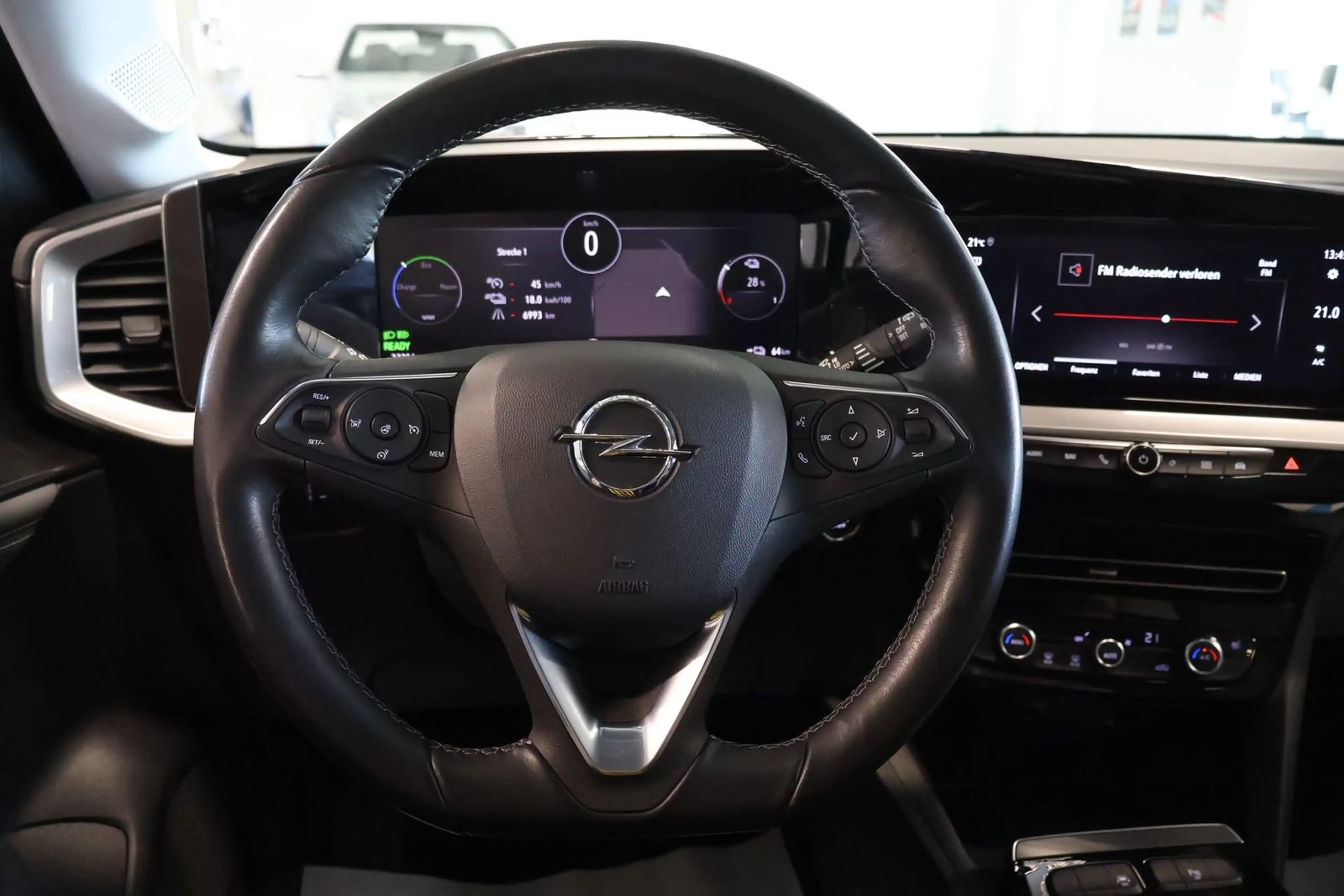 Opel Mokka-E Elegance LED+NAVI+WINTER+KAM+PDC+CARPLAY — photo 9