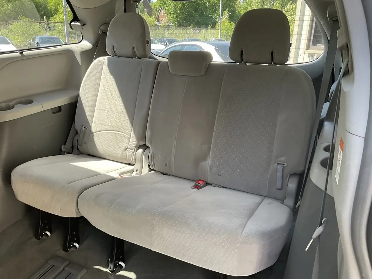Toyota Sienna photo Toyota Sienna