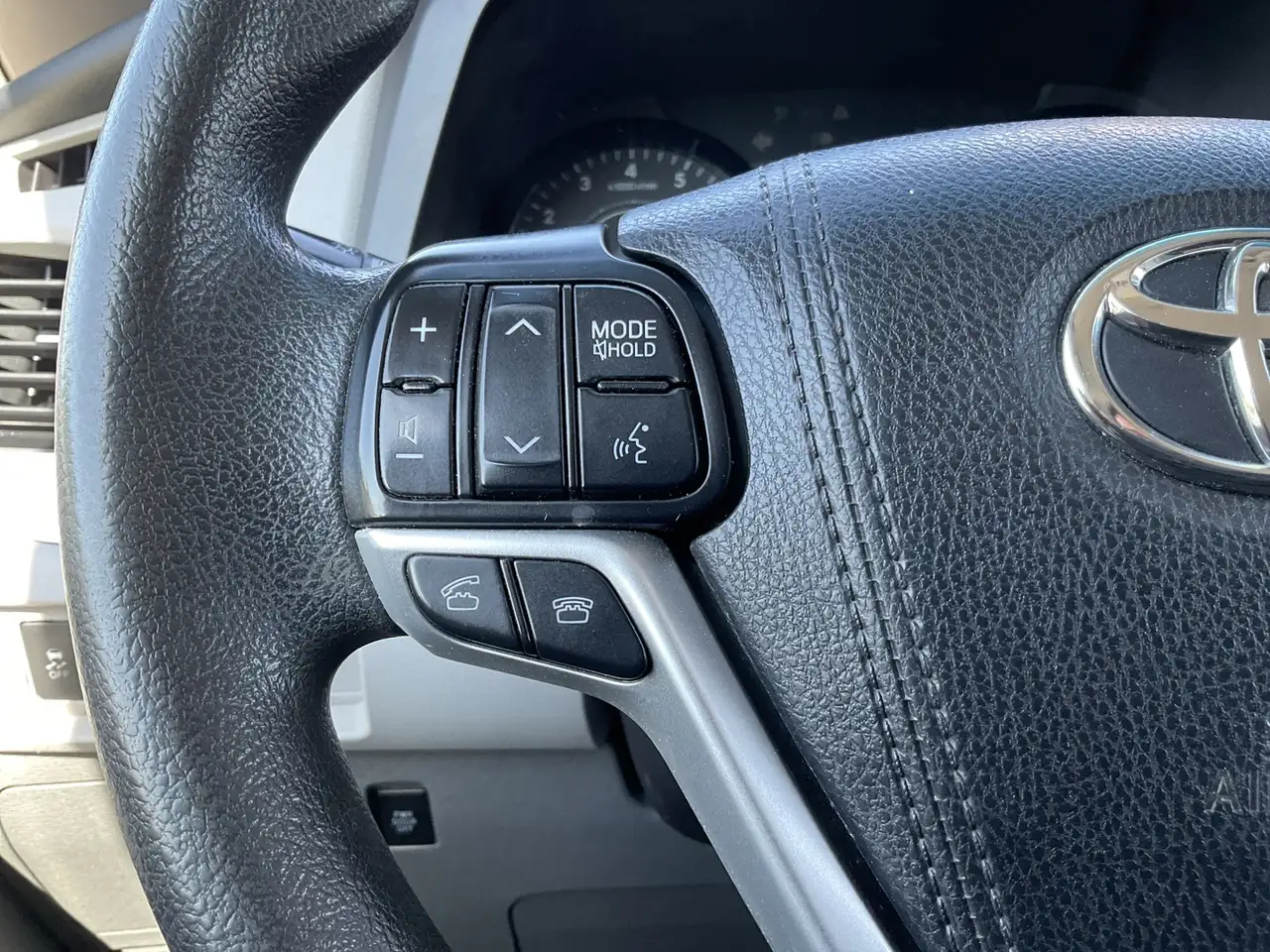 Toyota Sienna photo Toyota Sienna
