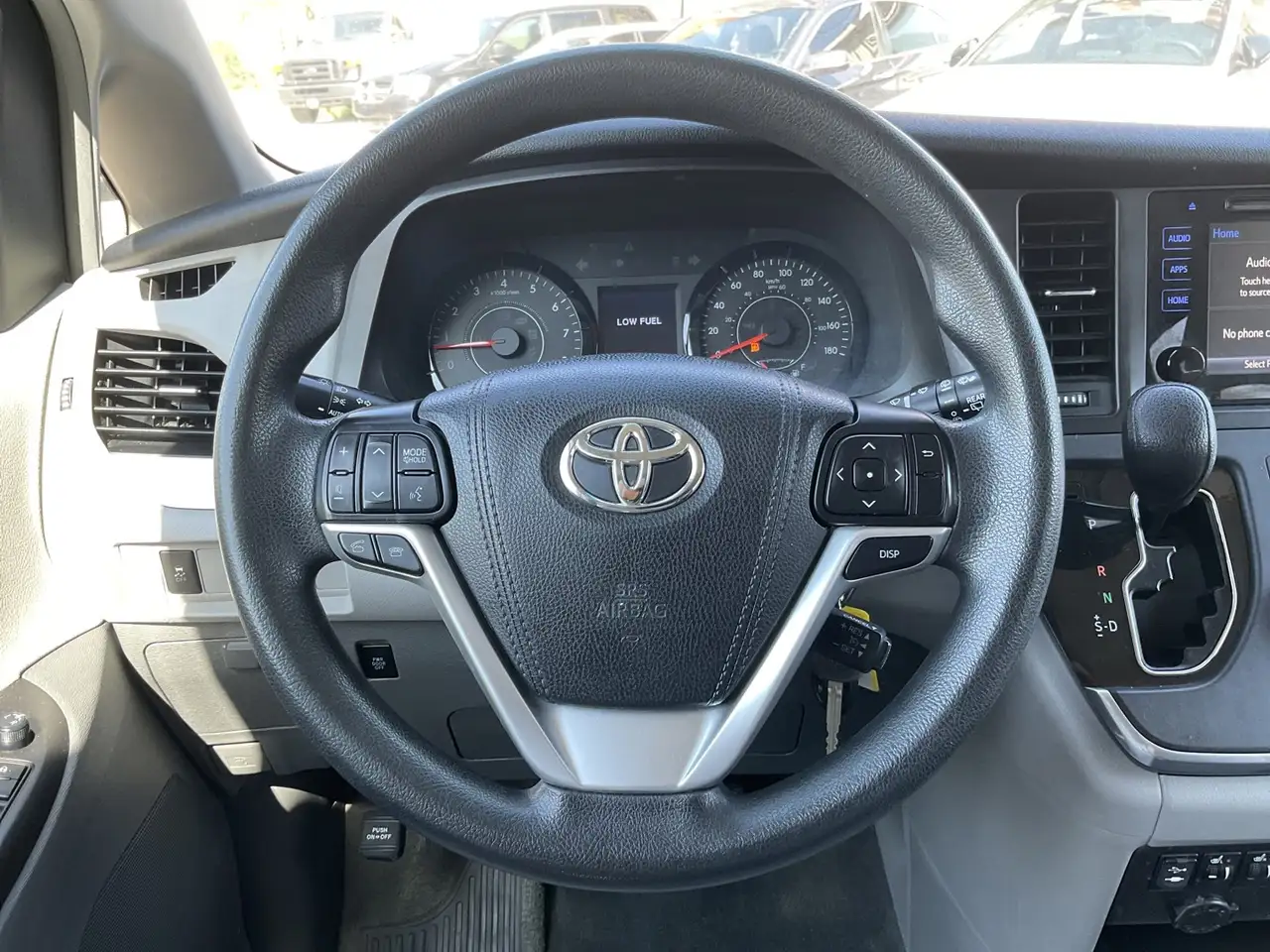 Toyota Sienna photo Toyota Sienna