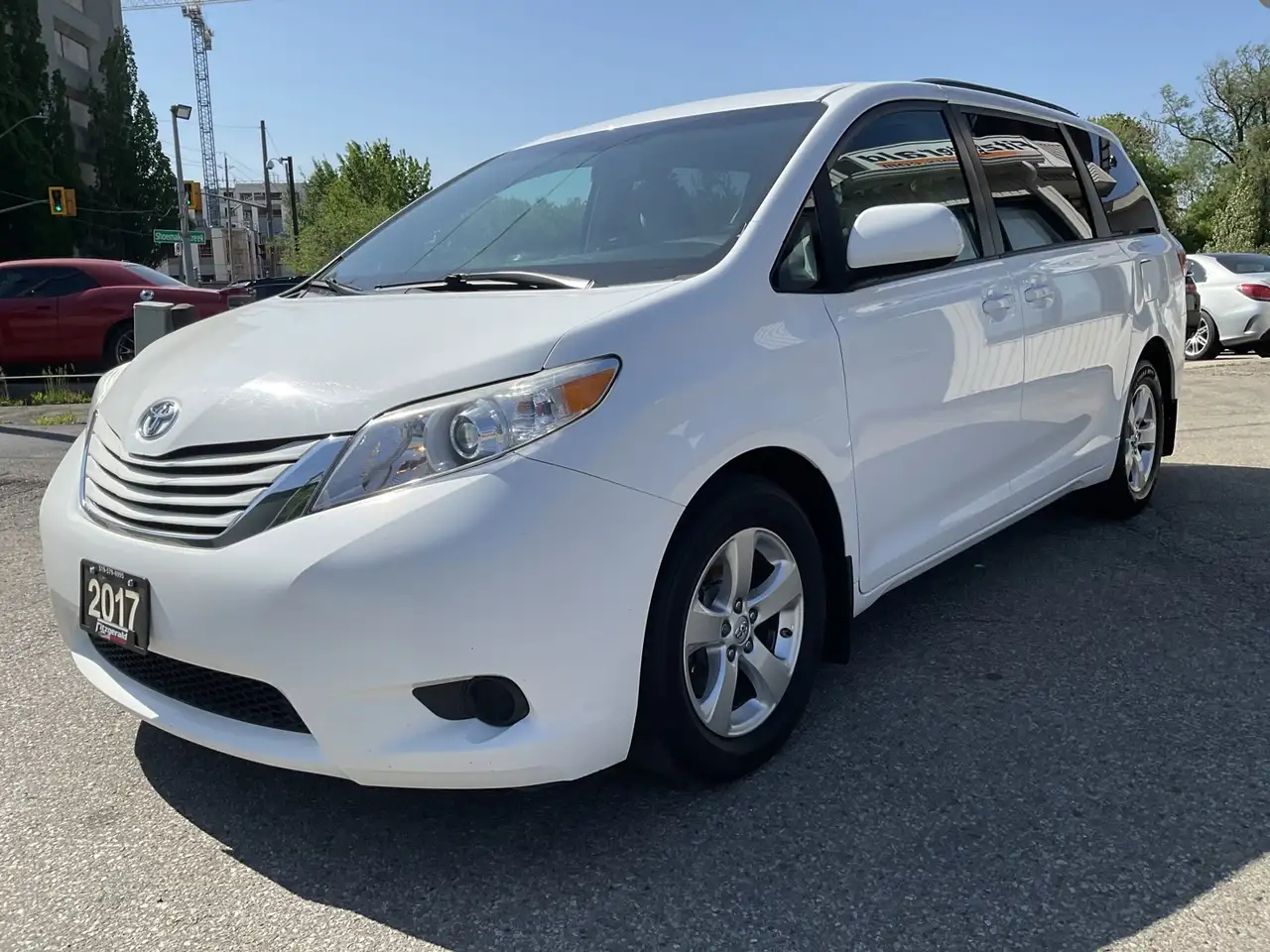 Toyota Sienna photo Toyota Sienna