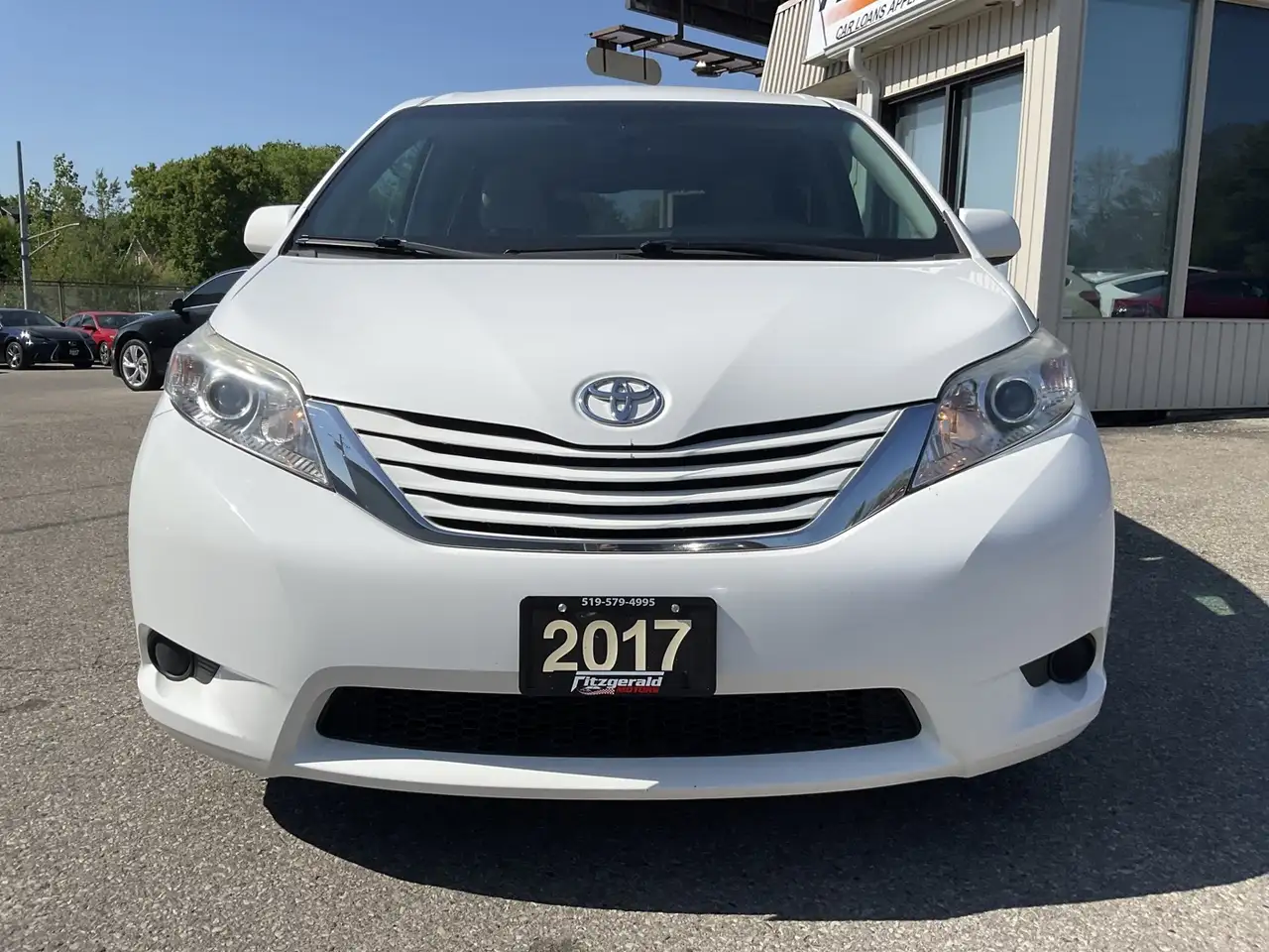 Toyota Sienna photo Toyota Sienna