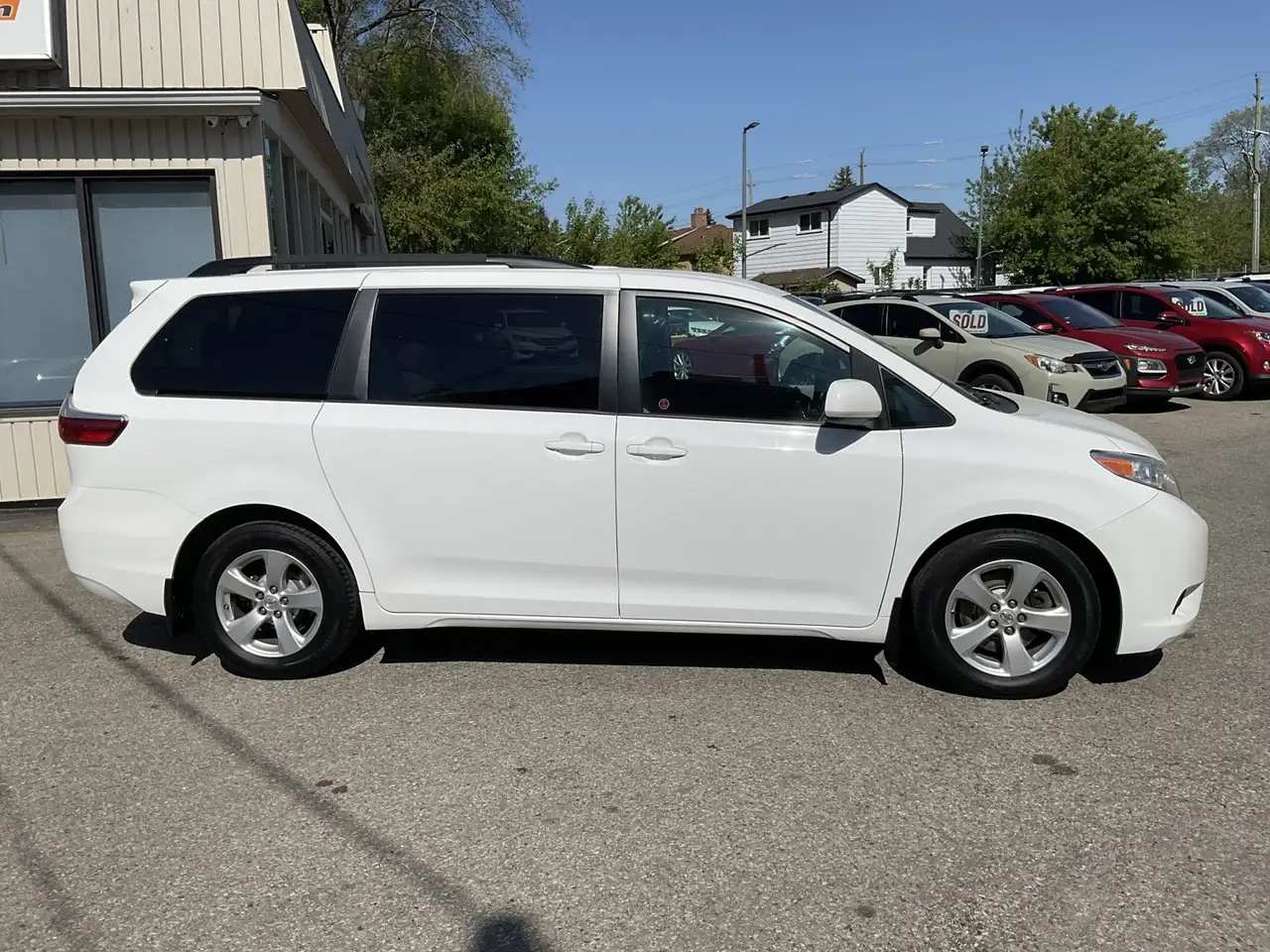 Toyota Sienna photo Toyota Sienna