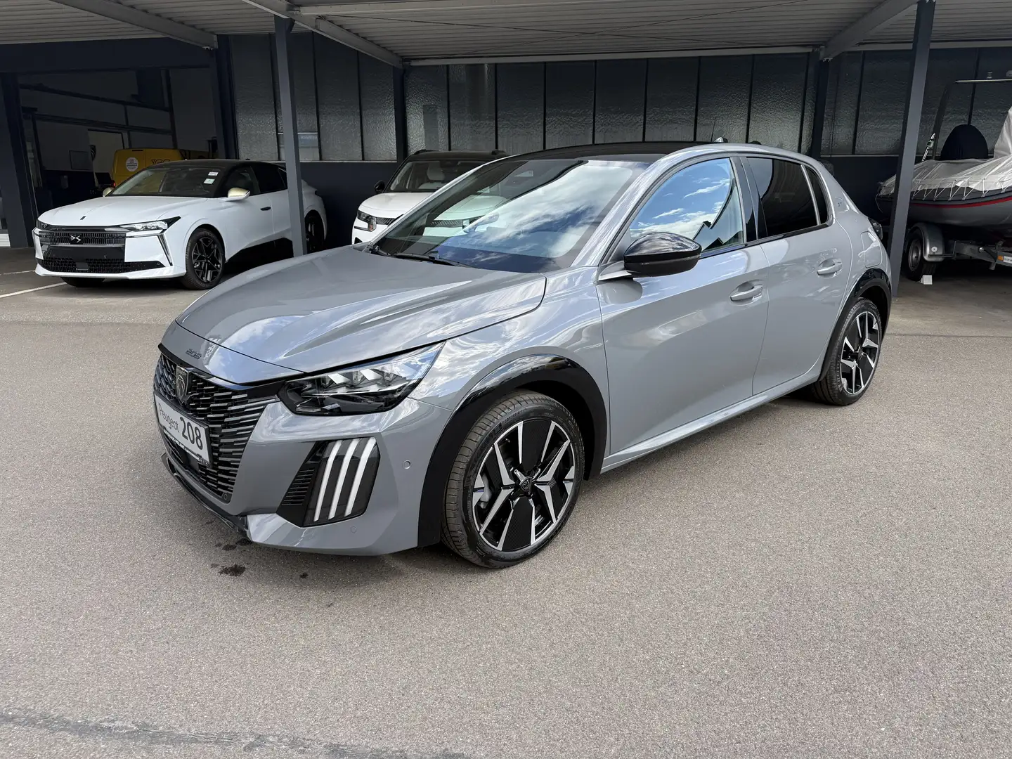 Peugeot 208 Hybrid 145 GT  e-DCS6 Grau - 2