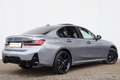BMW 3 Serie Sedan 320e | M-Sportpakket Entertainment P Grijs - thumbnail 4