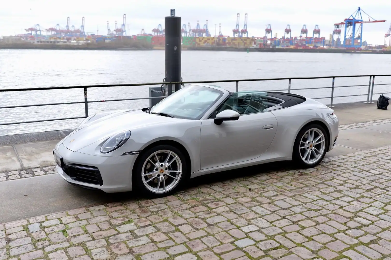 Porsche 992 Carrera 4 Cabriolet Sportsitze BOSE Grau - 2