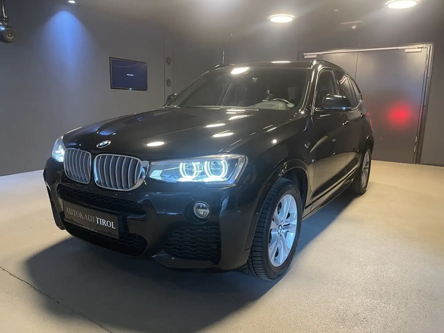 BMW X3 xDrive20d M Sport Schwarz - 1