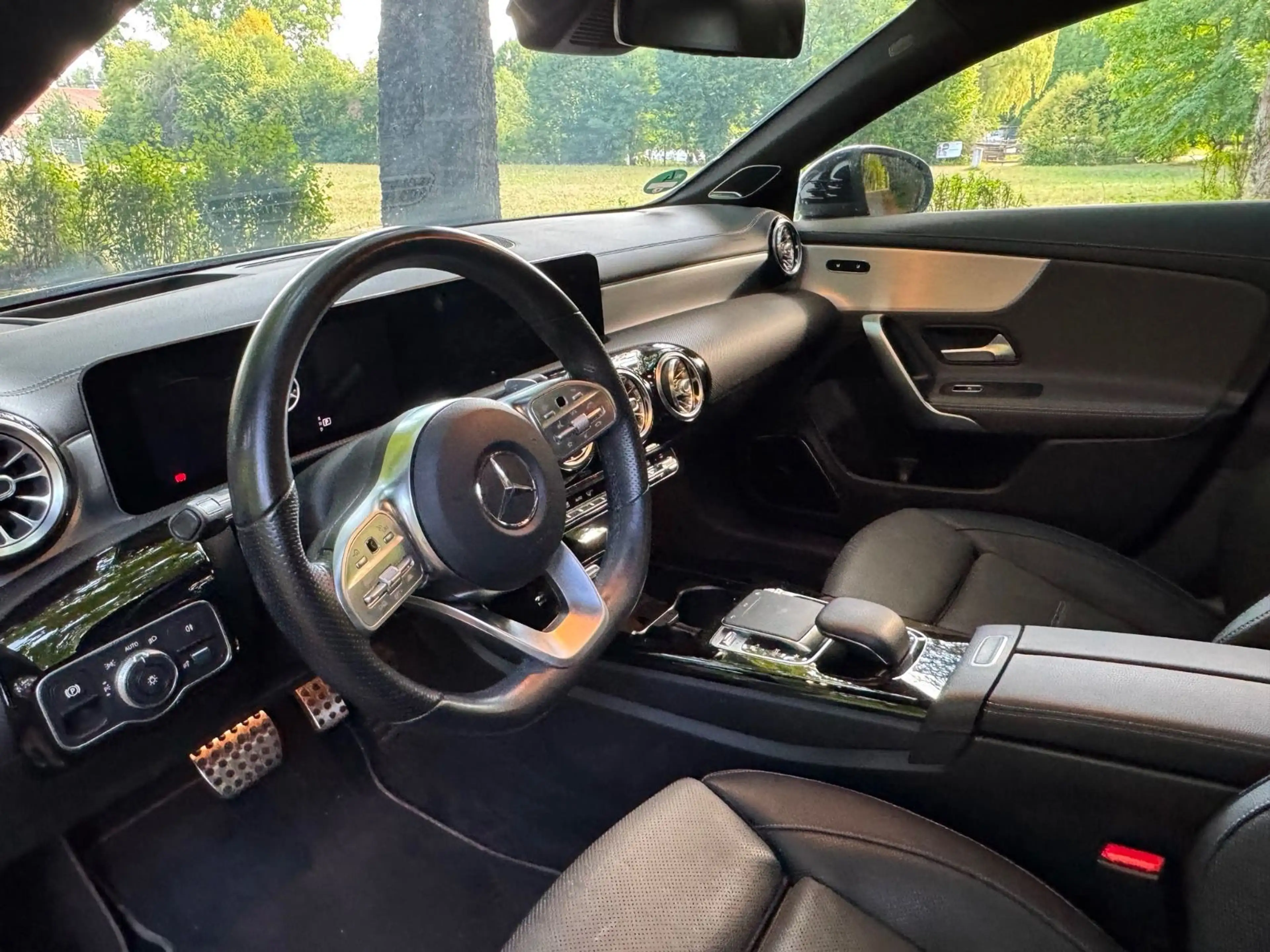 Mercedes-Benz CLA 220 AMG — photo 13