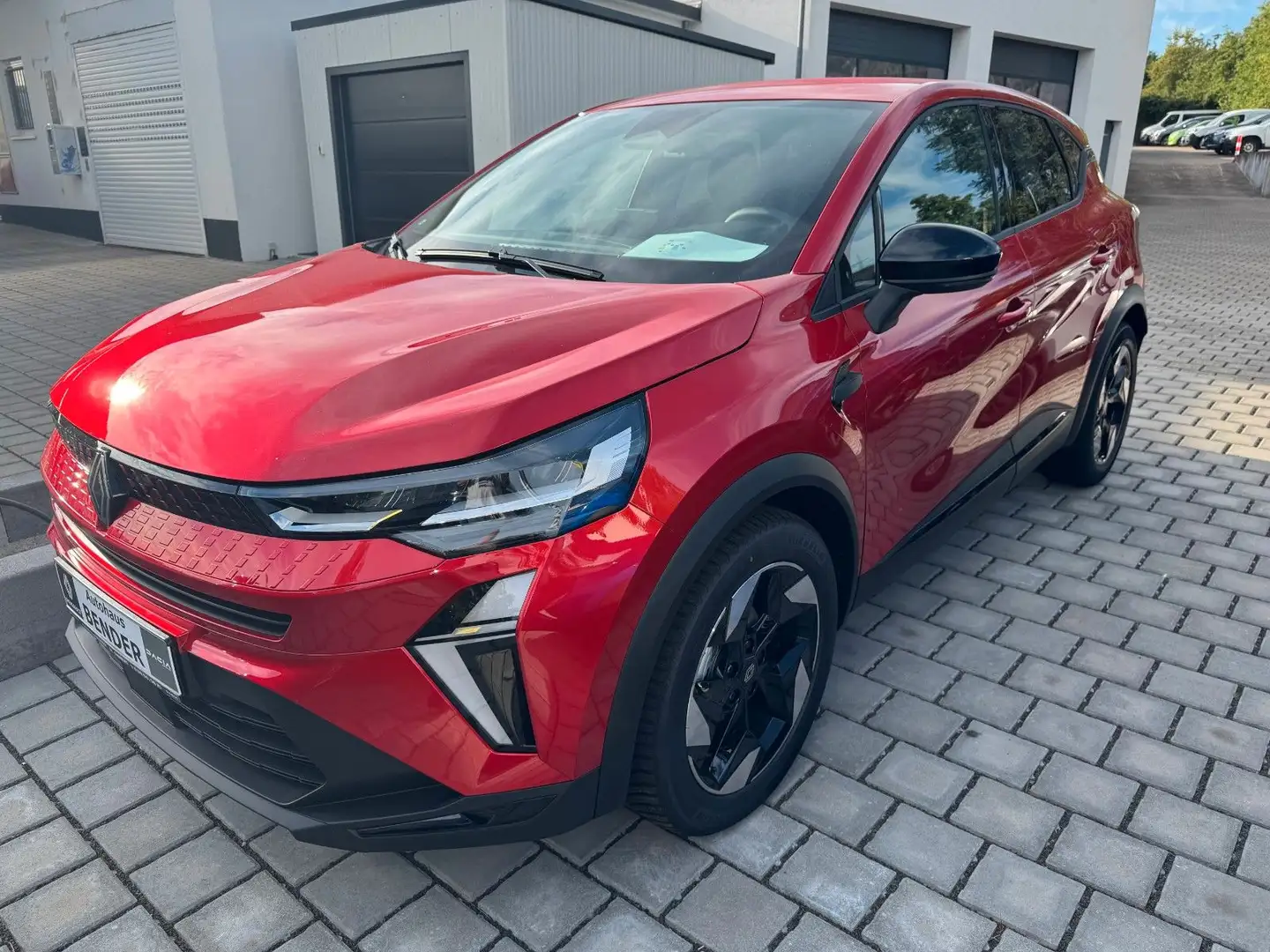 Renault Captur 2 Techno TCE 140 Rot - 1