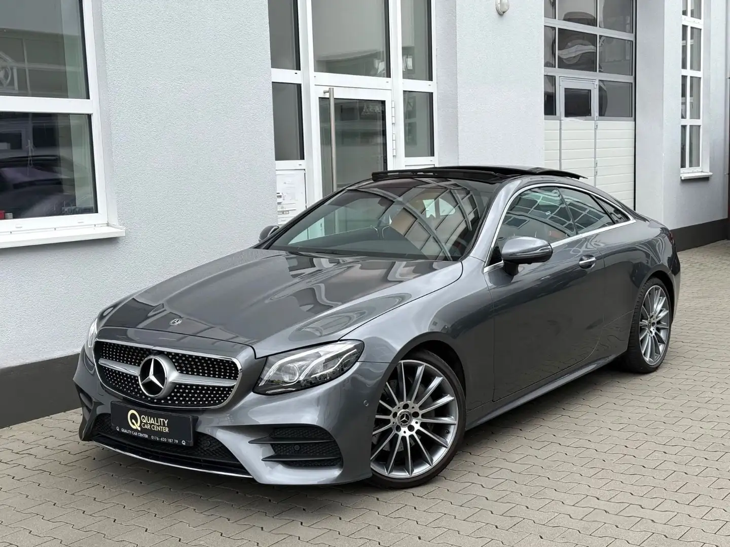 Mercedes-Benz E 200 Coupe AMG 9G *PANO*MEMO*SOUND*SOFTCLOSE*1H Gris - 2
