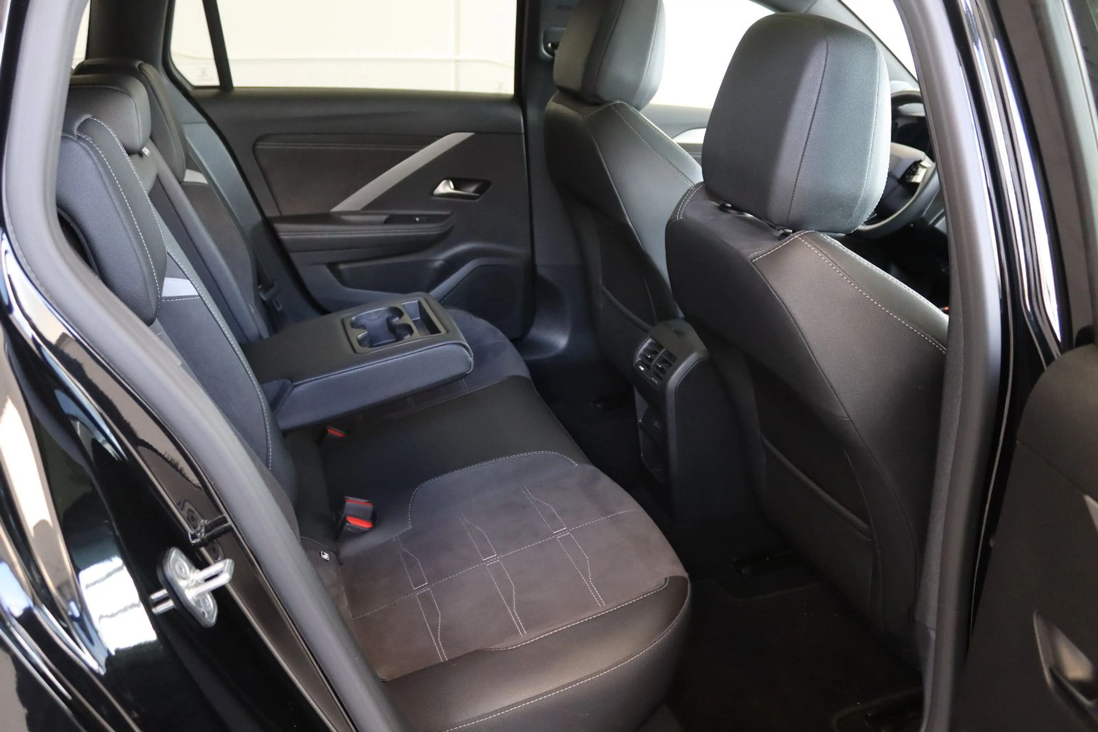 Opel Astra L ST Ultimate Aut.*AHK*Pano*HeadUp*WSS-HZG — photo 11