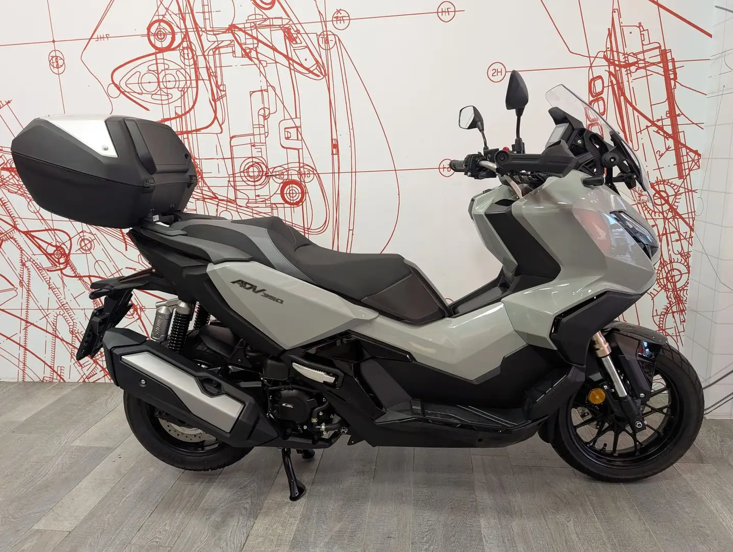 Honda ADV 350 - 1