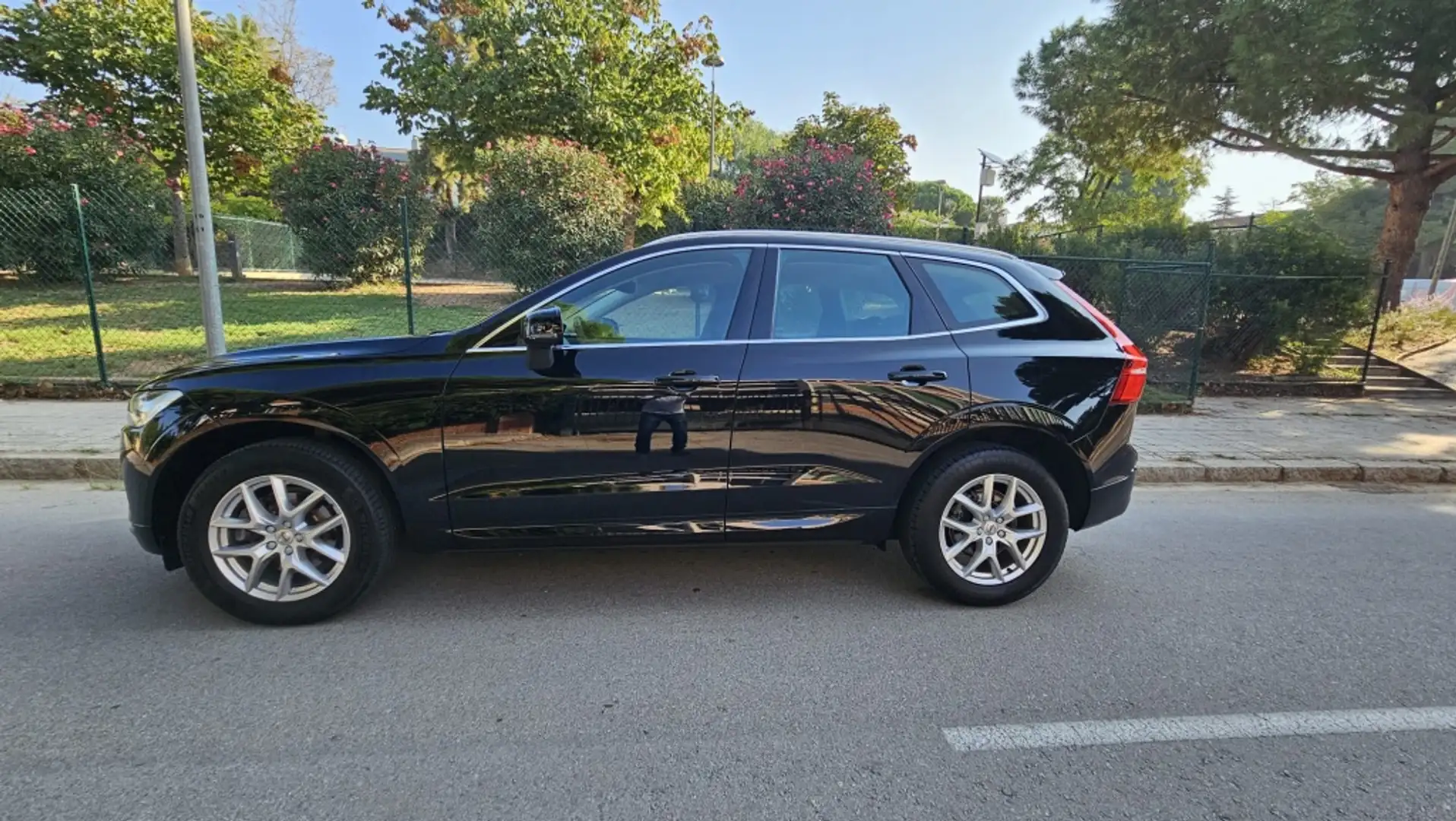 Volvo XC60 D3 Business Plus Negro - 1