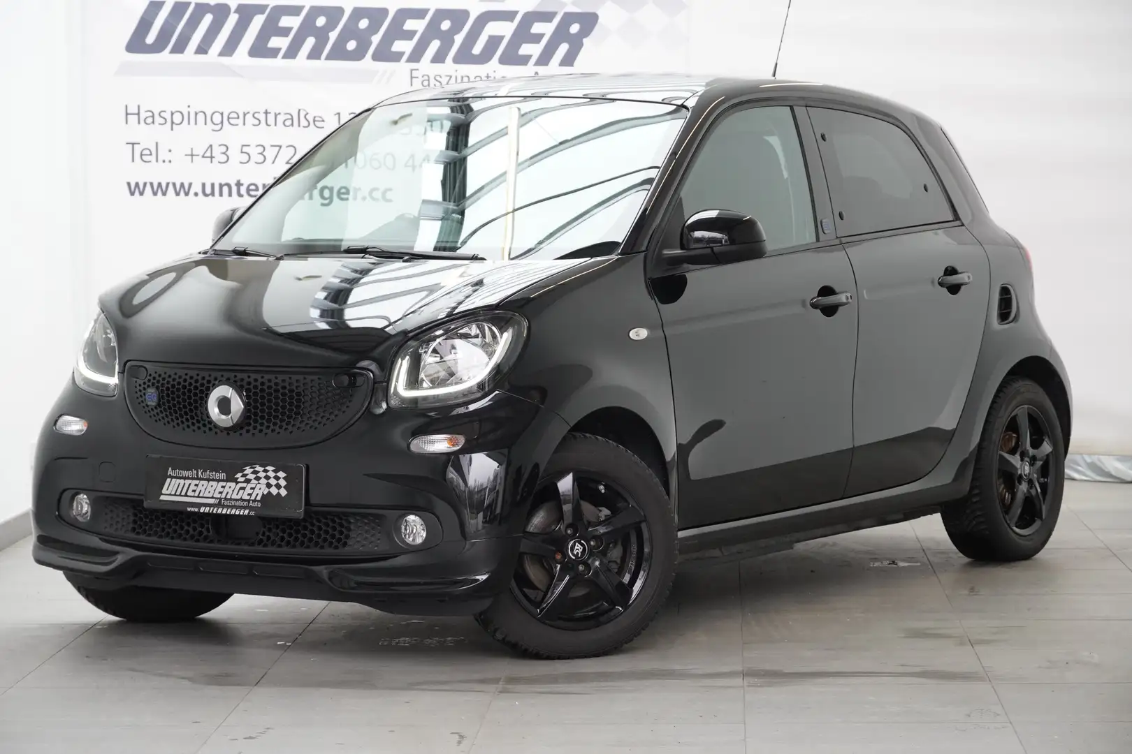 smart forFour EQ / electric drive / Pickerl bis 07.26 Schwarz - 1