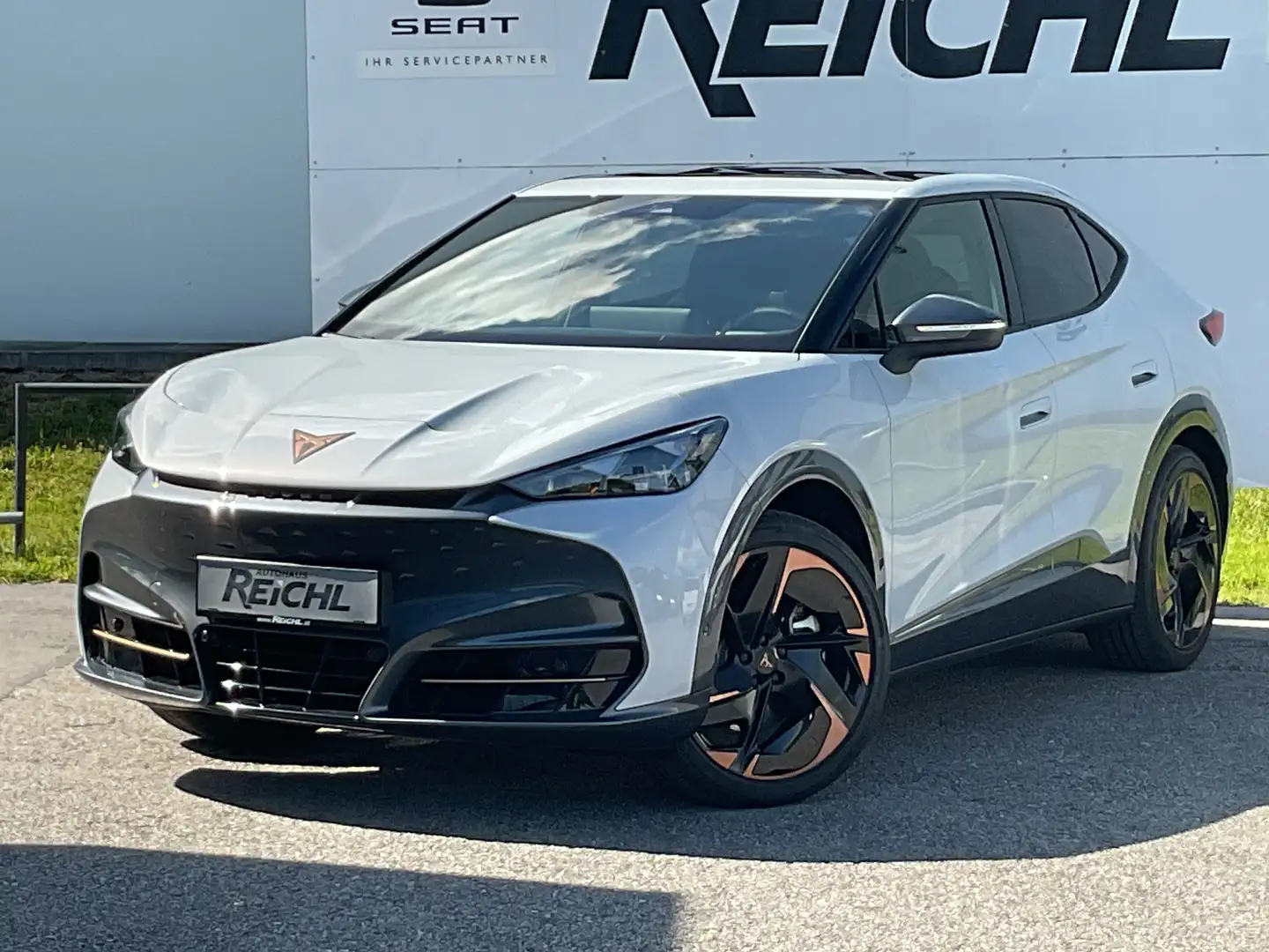CUPRA Tavascan 250 kW 4Drive VZ Adrenaline - Winterp. - W-Pumpe Weiß - 2