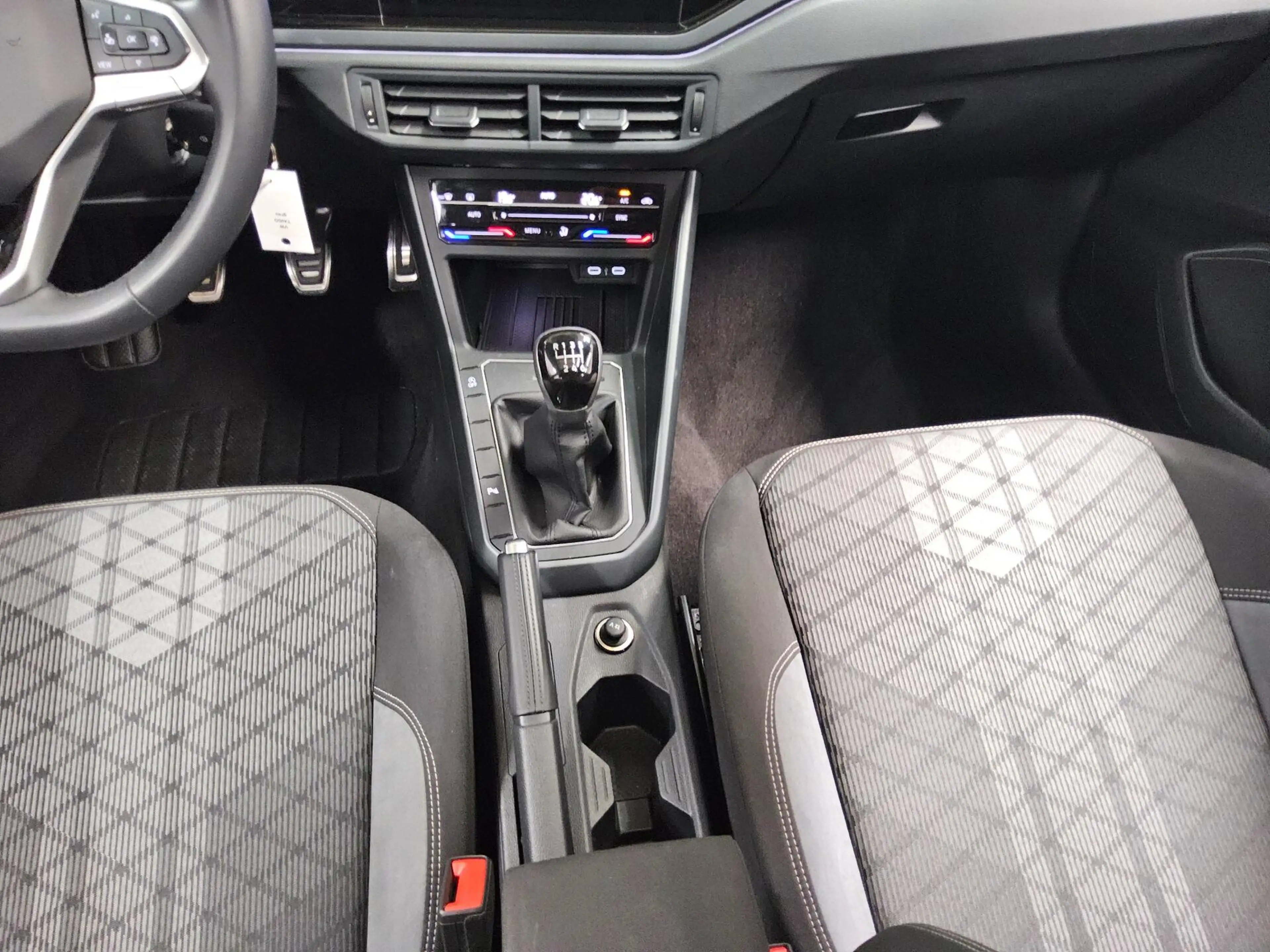 Volkswagen Taigo — photo 6