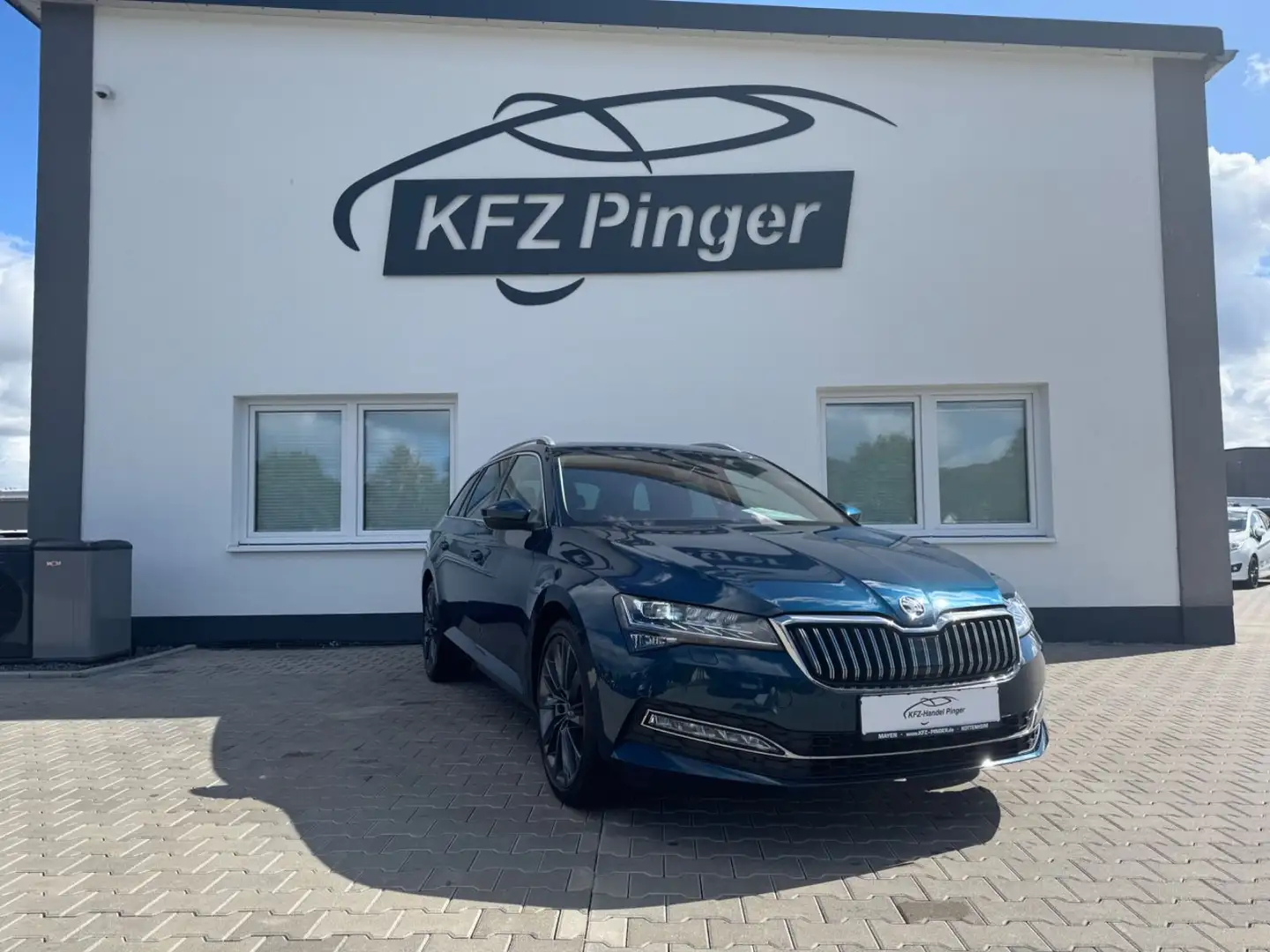 Skoda Superb Combi Style Blauw - 1