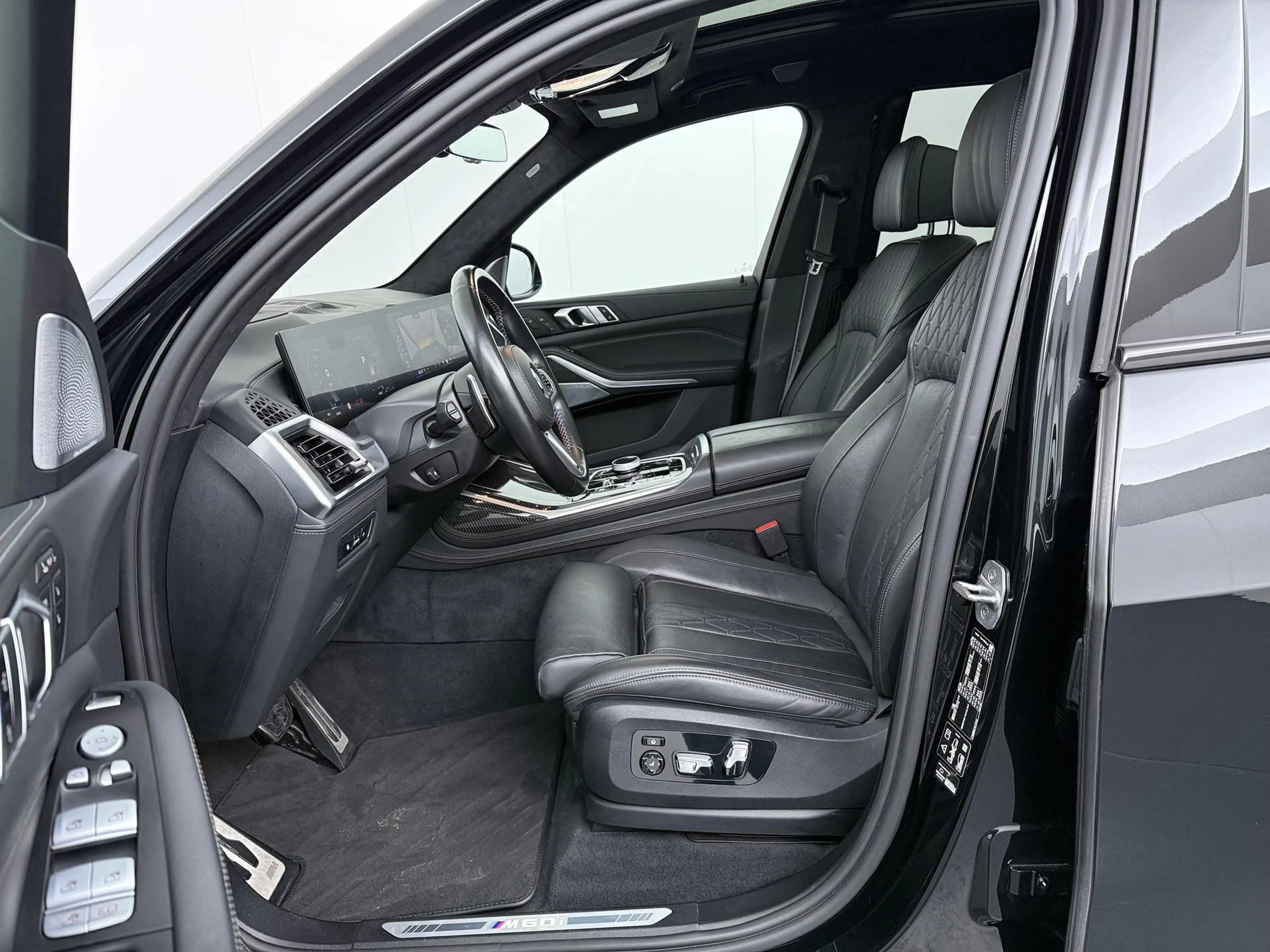 BMW X7 M60i xDrive | M-Sport Pro | Sky Lounge | Bowers & — photo 4