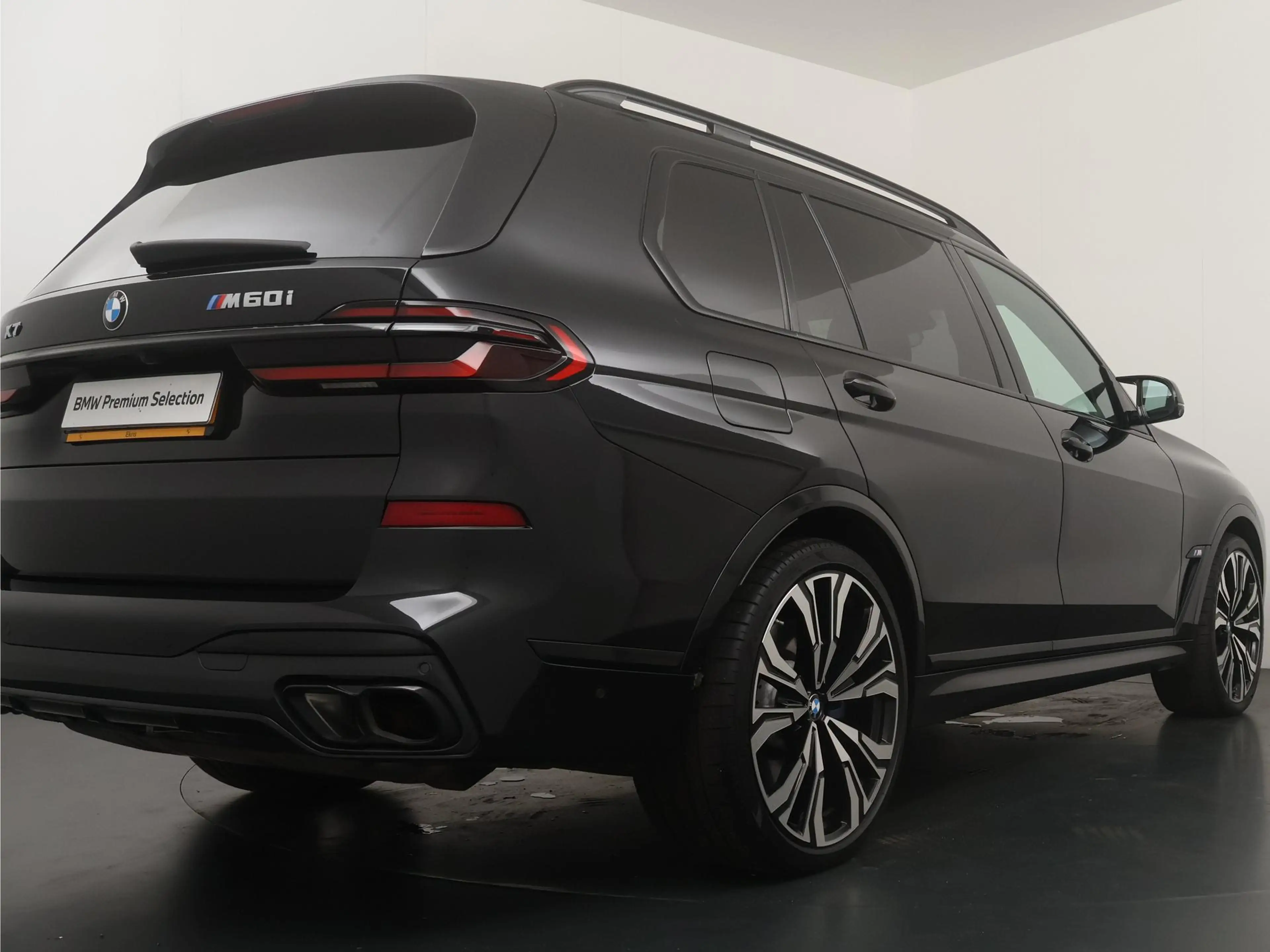 BMW X7 M60i xDrive | M-Sport Pro | Sky Lounge | Bowers & — photo 9