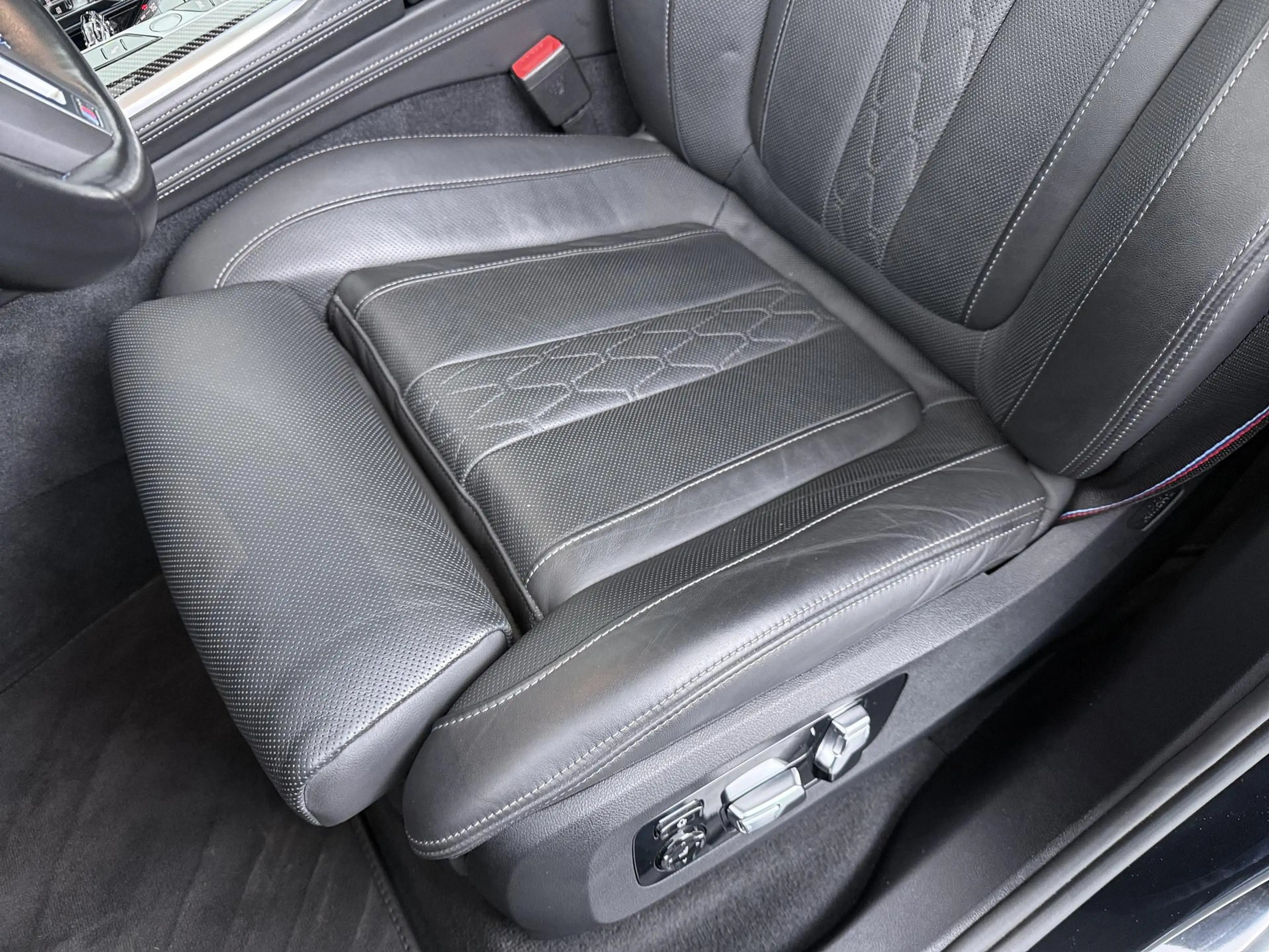 BMW X7 M60i xDrive | M-Sport Pro | Sky Lounge | Bowers & — photo 13