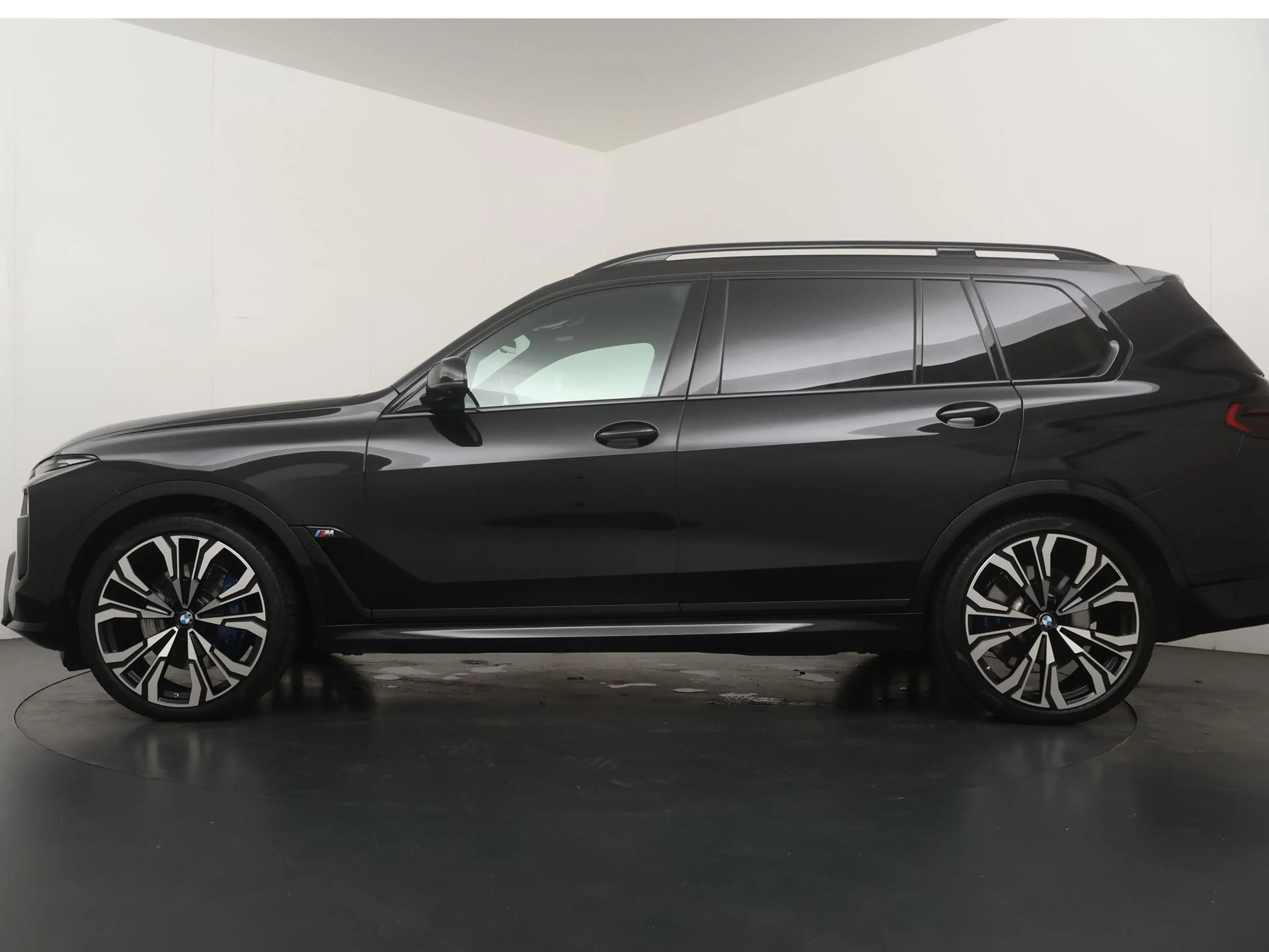 BMW X7 M60i xDrive | M-Sport Pro | Sky Lounge | Bowers & — photo 12