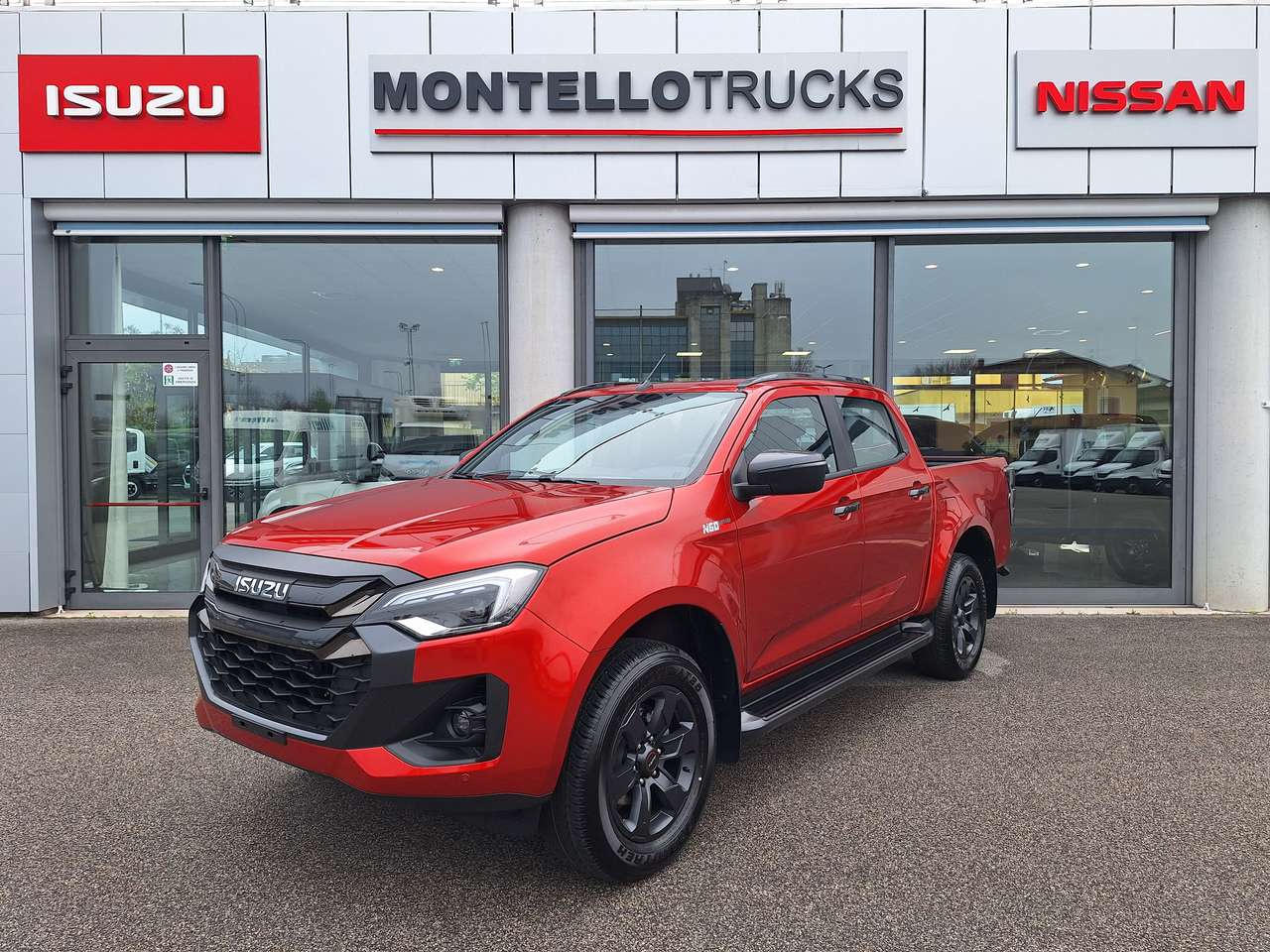 Isuzu D-Max 1.9 Crew Nitro Sport 164cv 4x4 A/T Pronta Consegna