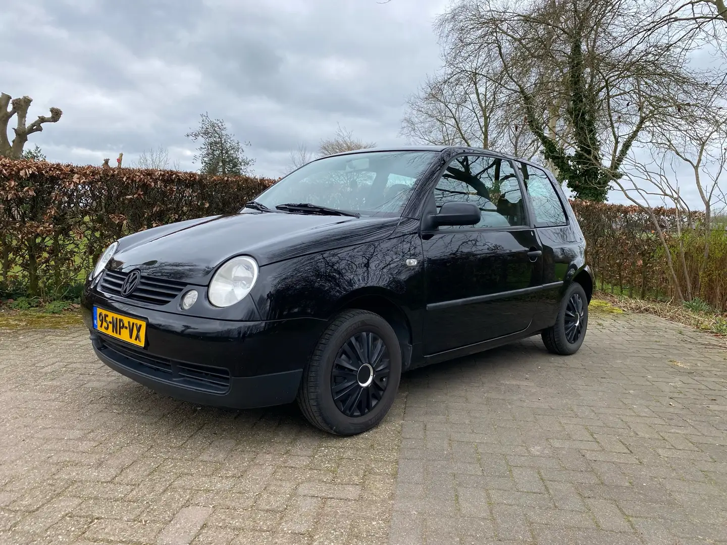 Volkswagen Lupo 1.4 44KW Zwart 2004 Zwart - 1
