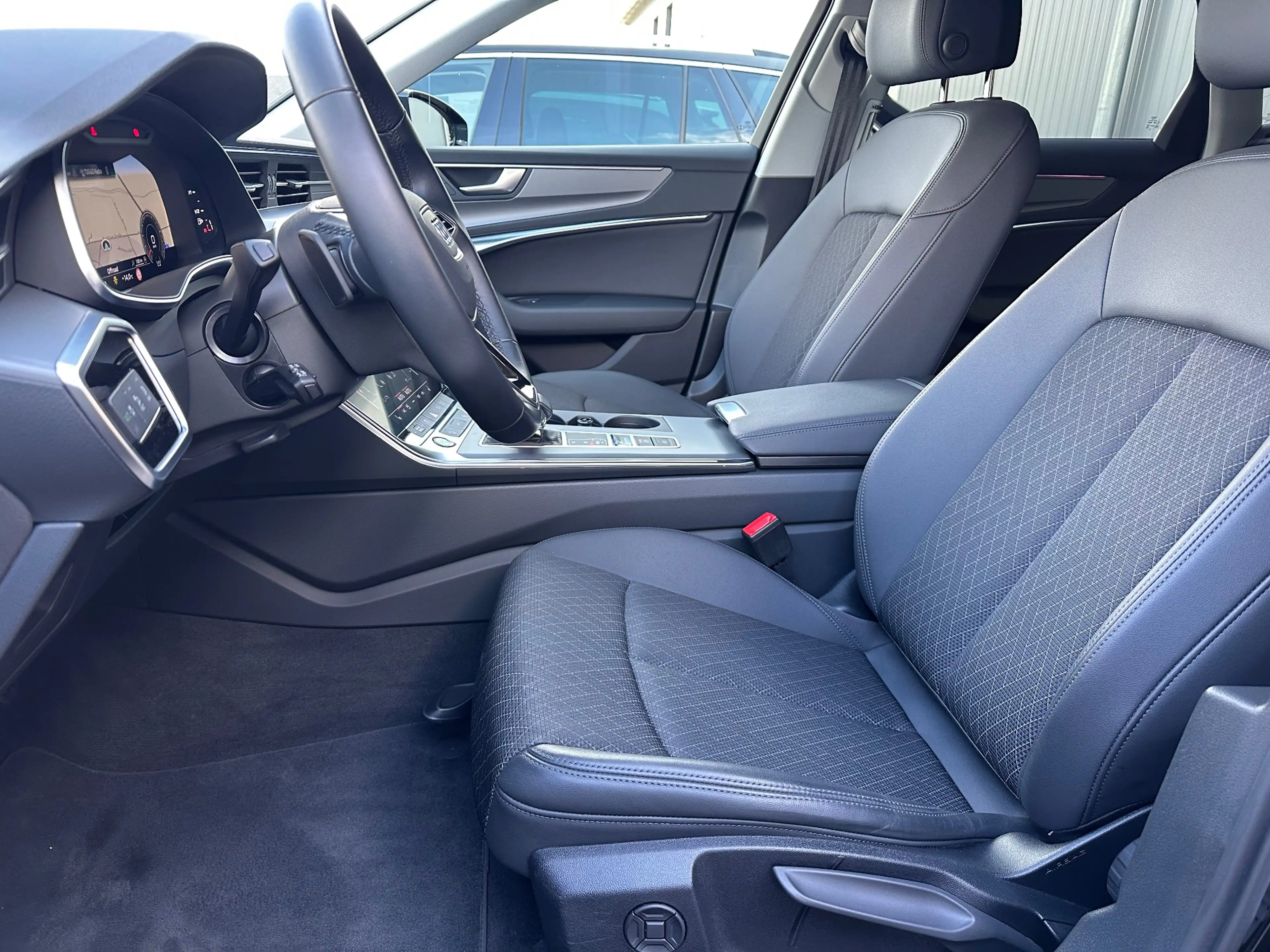 Audi A6 allroad 40 TDI Quattro NAV+LED+360°+V-COCKPIT+18ZOLL+PP — photo 9