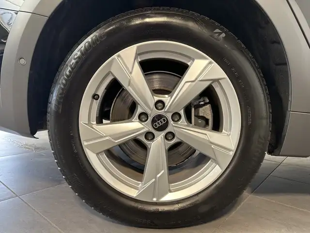 Audi A6 view 3