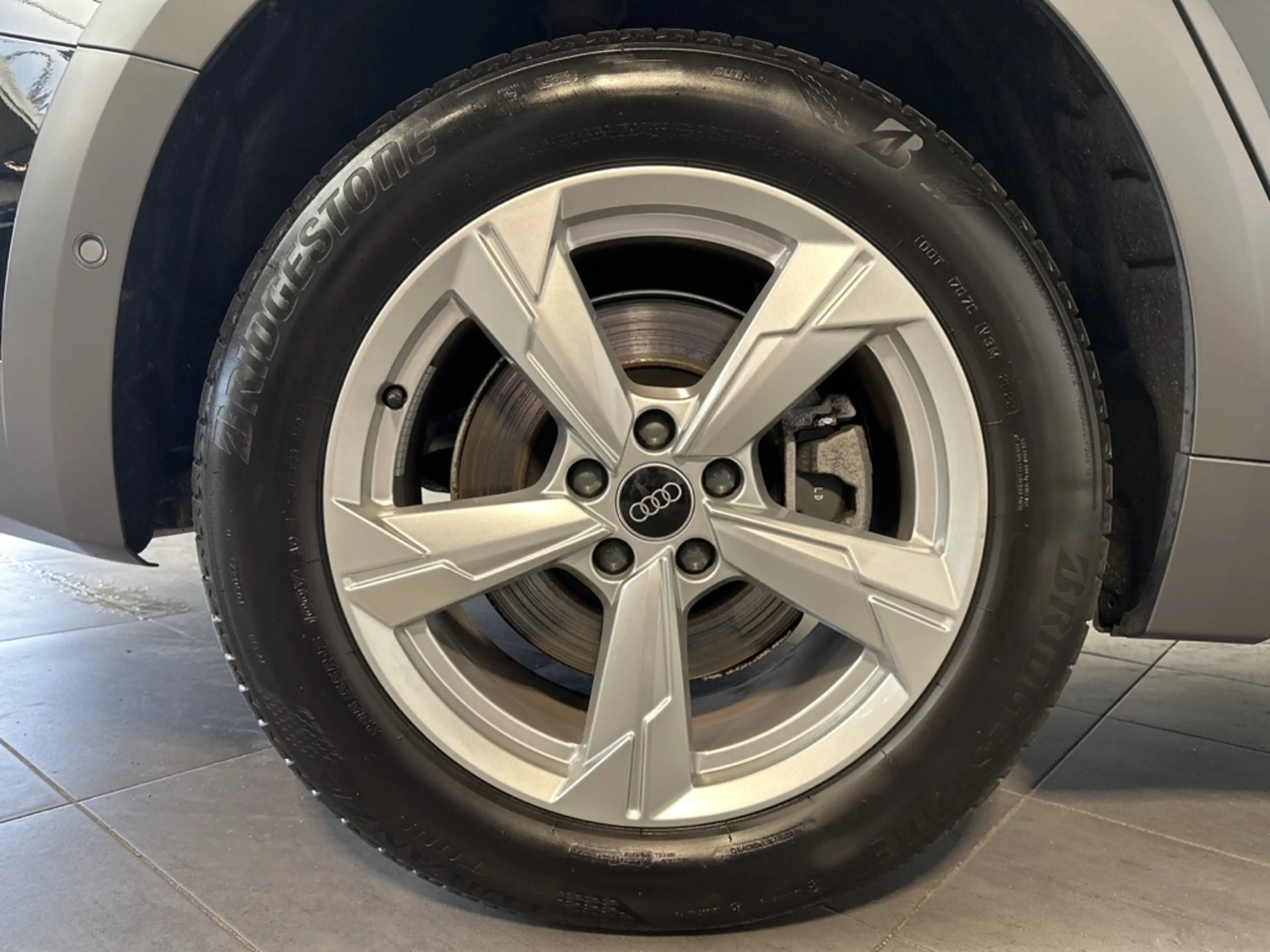 Audi A6 allroad 40 TDI Quattro NAV+LED+360°+V-COCKPIT+18ZOLL+PP — photo 3